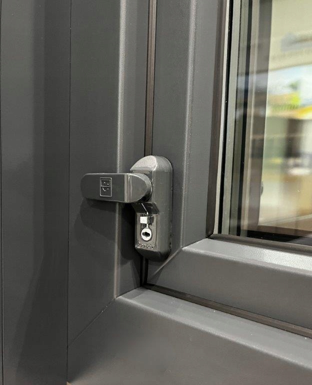 Blokada okna przed dziećmi, stalowe, solidne, łatwy montaż, kolor grafit