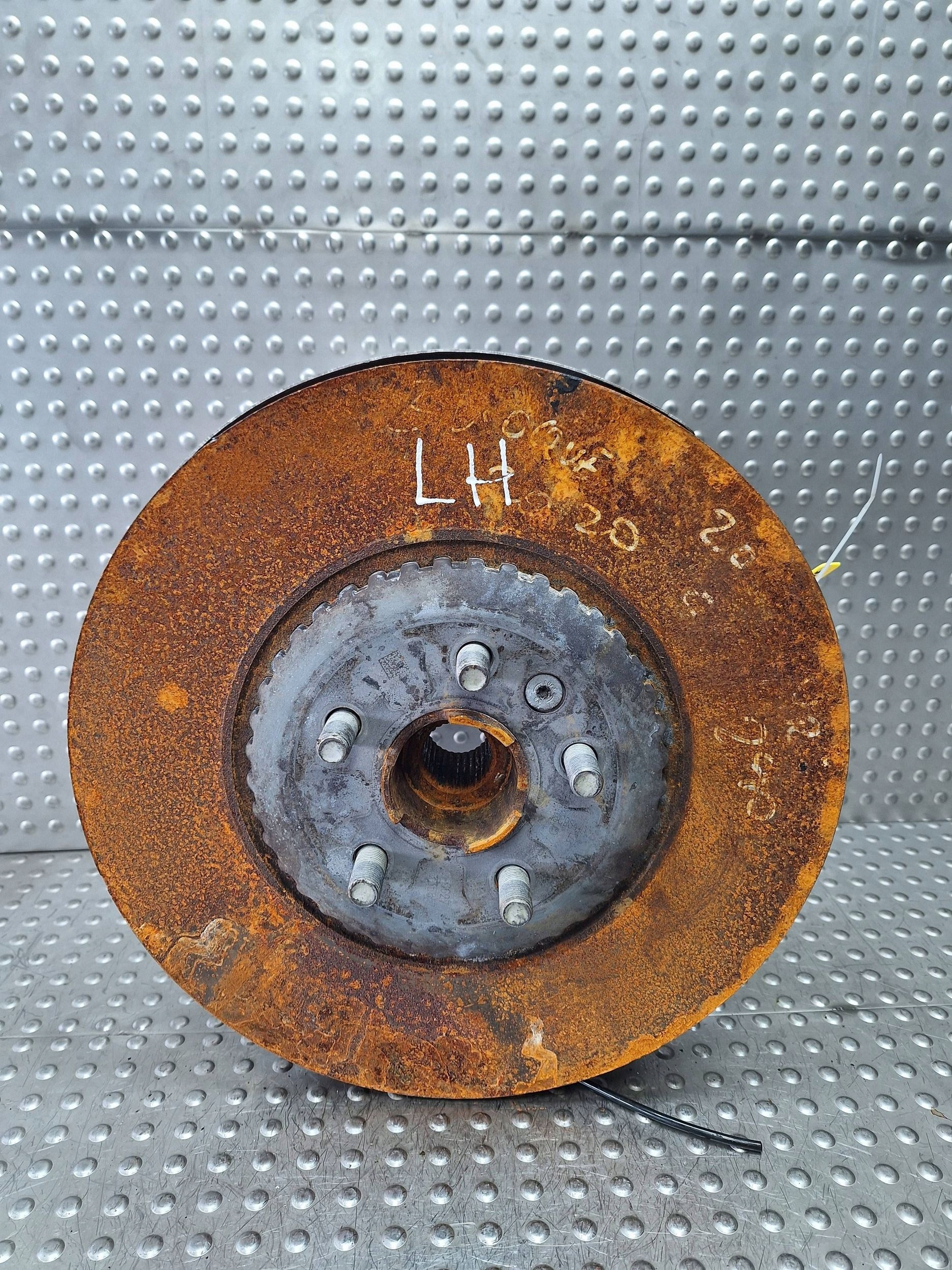 swing K8D2-3K207-AB left front RANGE ROVER EVOQUE II 19- L551