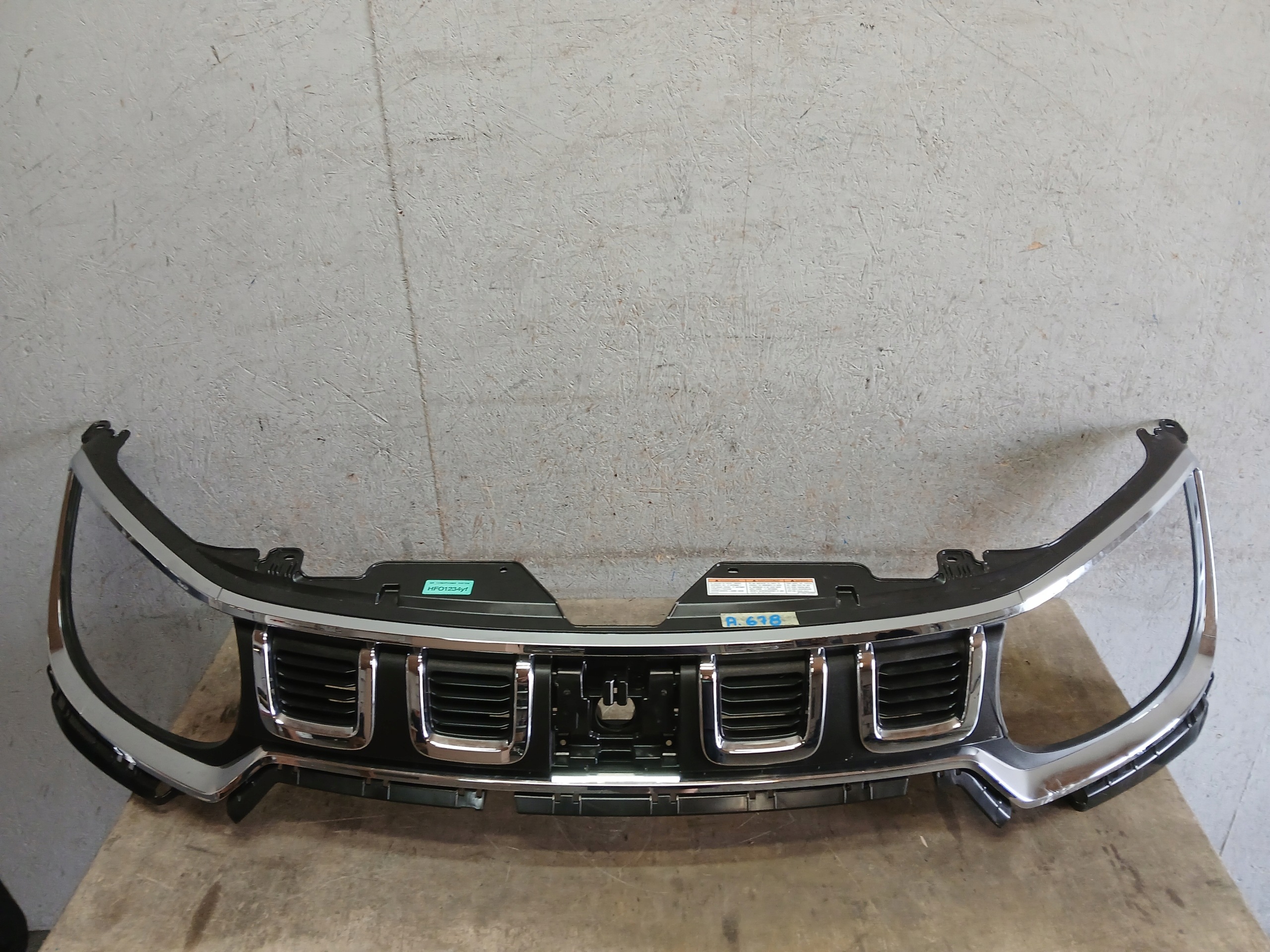 Grille SUZUKI IGNIS III 3 17- 72111-7380