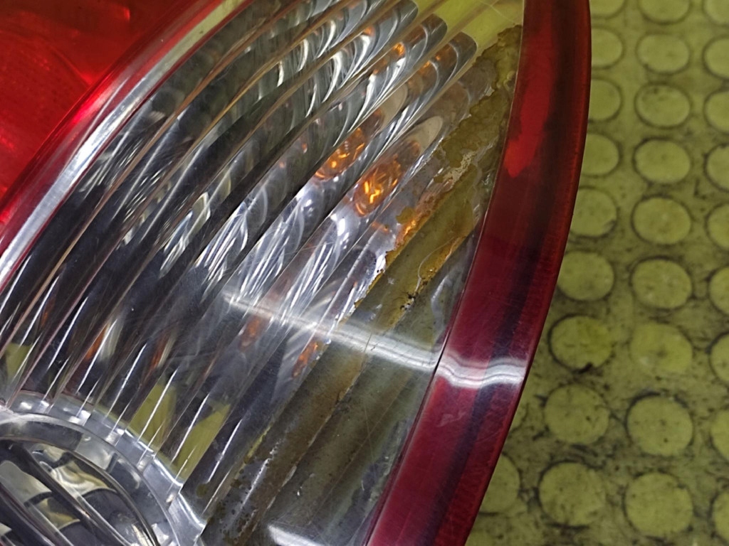 TOYOTA MATRIX light right rear part