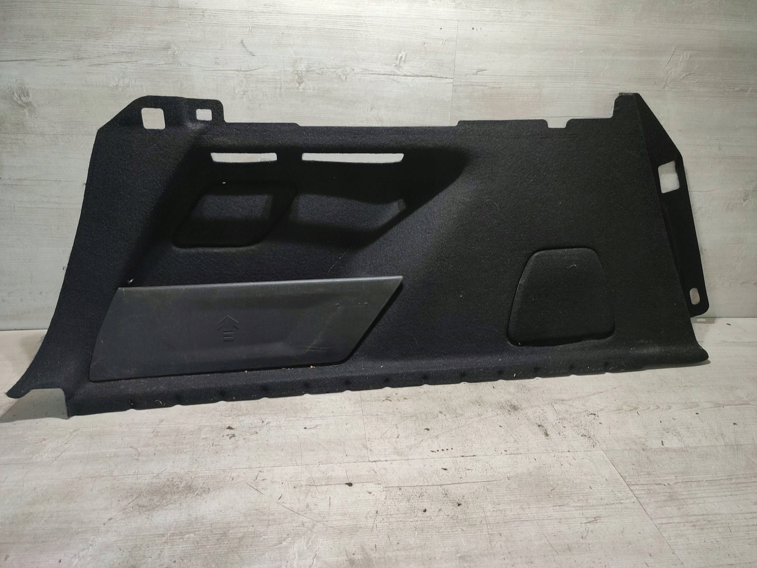 Peugeot 308 2019 rear part side left side / upholstery / boot
