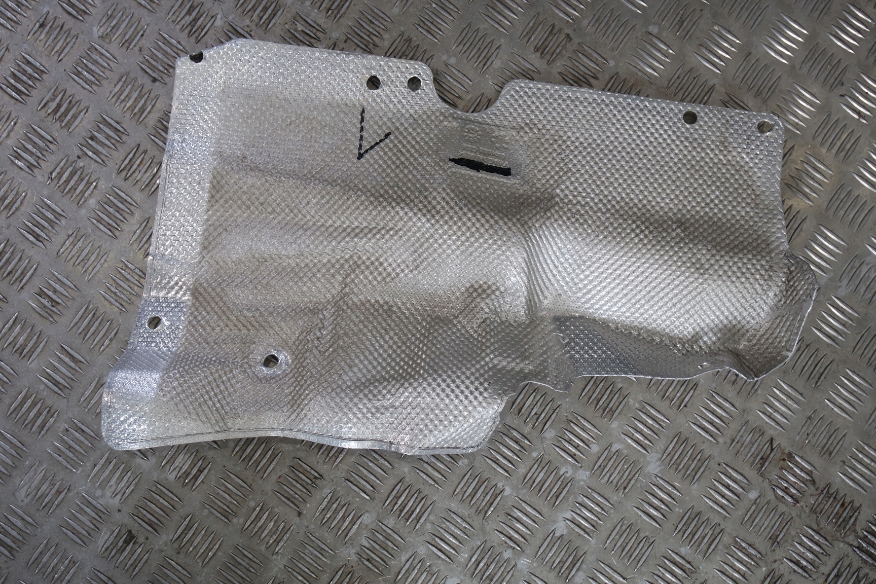 OSLONA TERMICZNA AUDI Q7 Q8 4M 4M0825691F