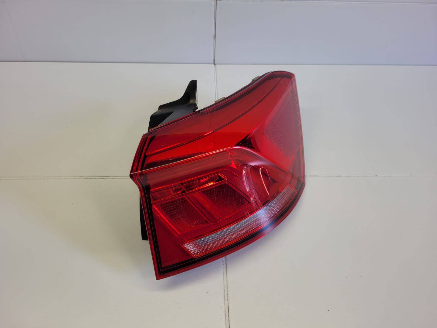 light rear right side Volkswagen T-Roc 2019 2GA945096