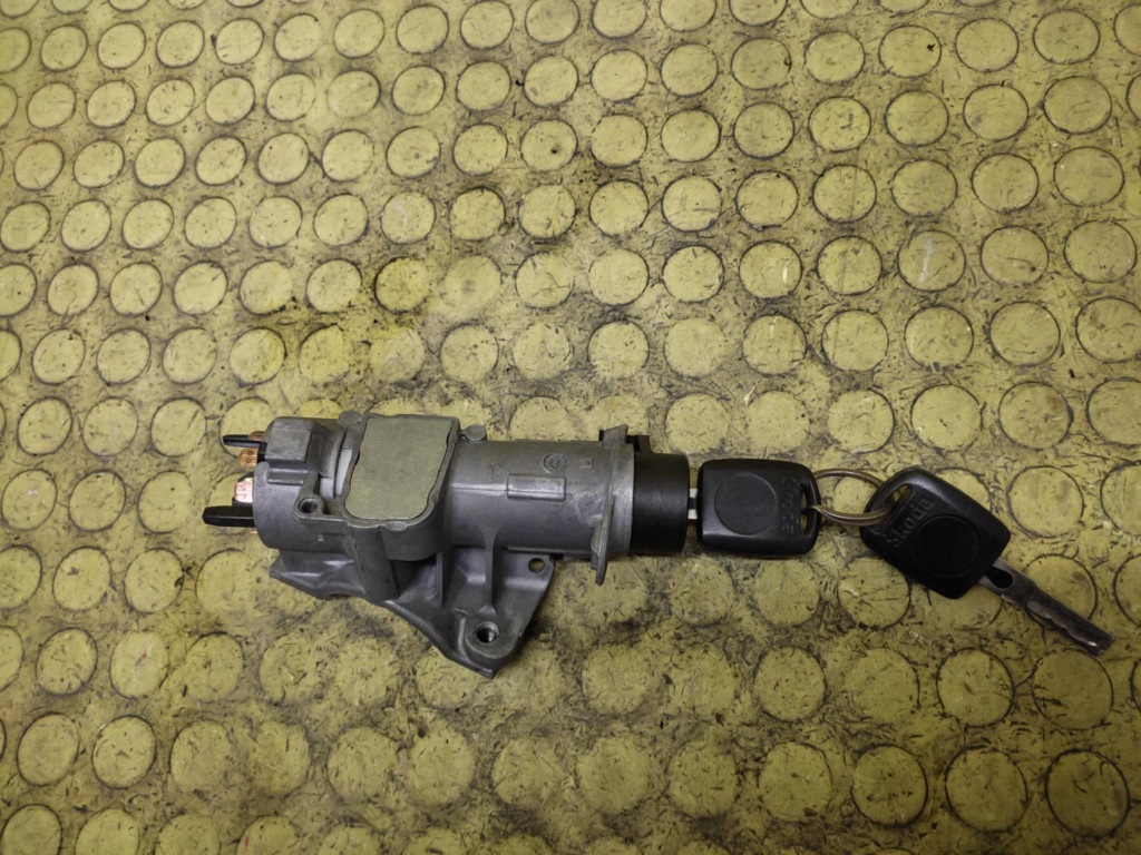 SKODA OCTAVIA and ignition key 4B0905851C