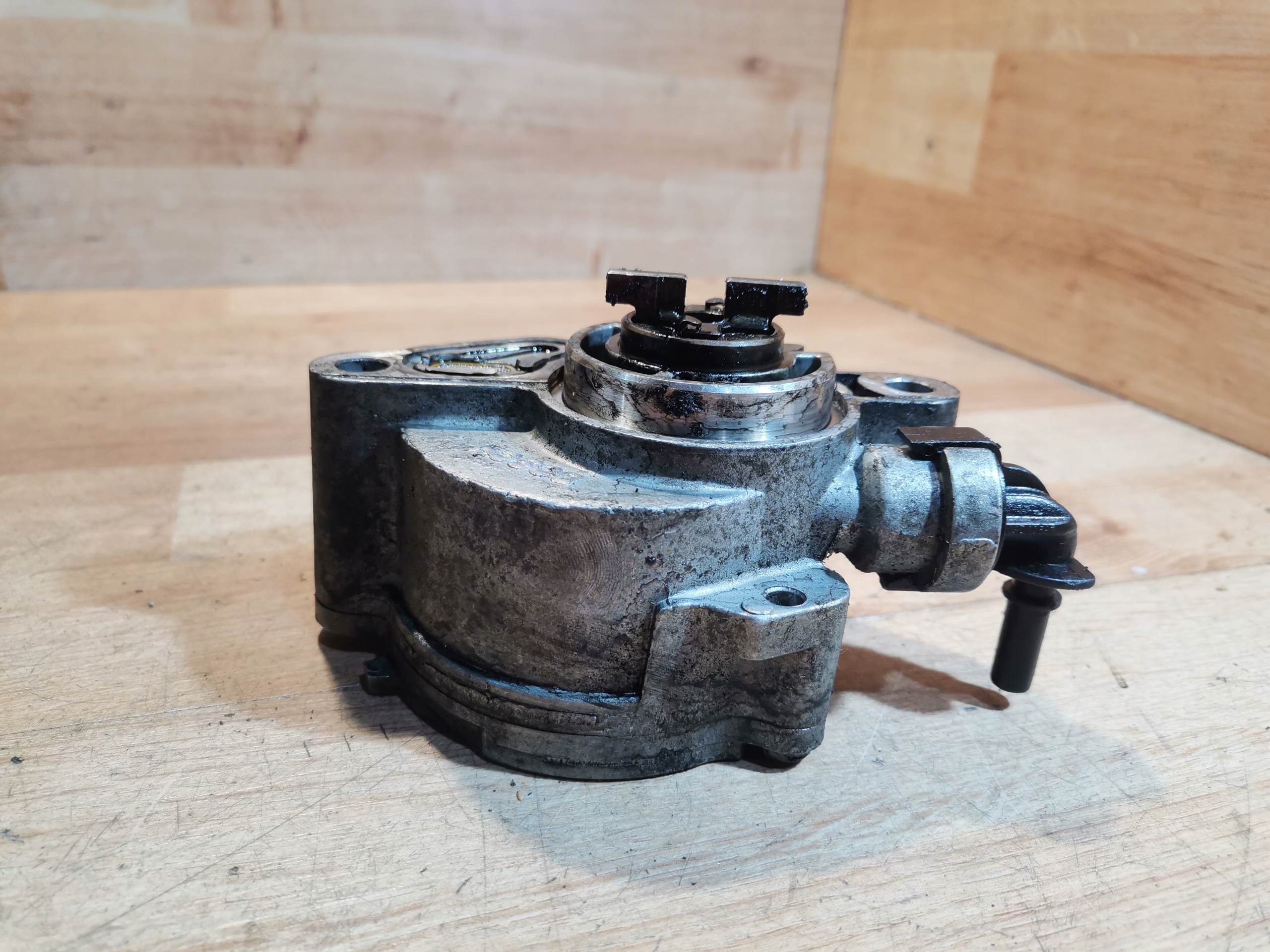 насос вакум CITROEN BERLINGO I 1.6