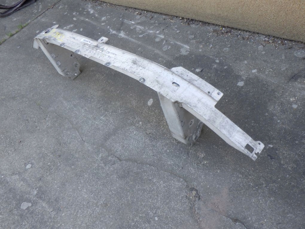 BMW 5 G30 G31 17- bumper support front