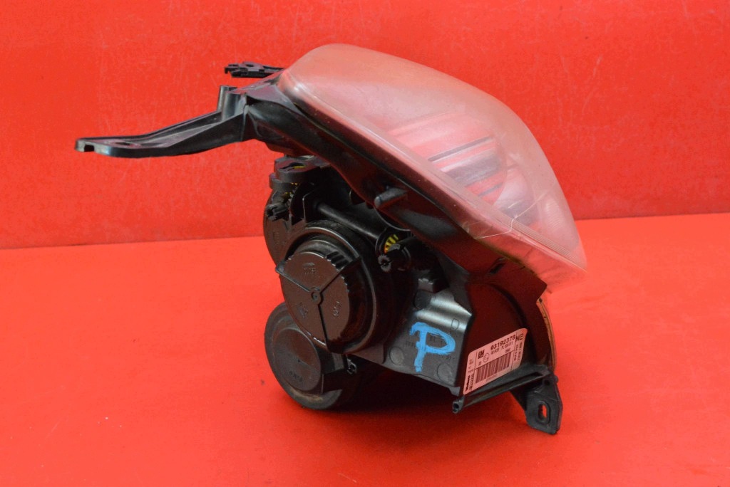 REFLEKTOR right light front lens EU 93192378 OPEL VECTRA C LIFT 05-09
