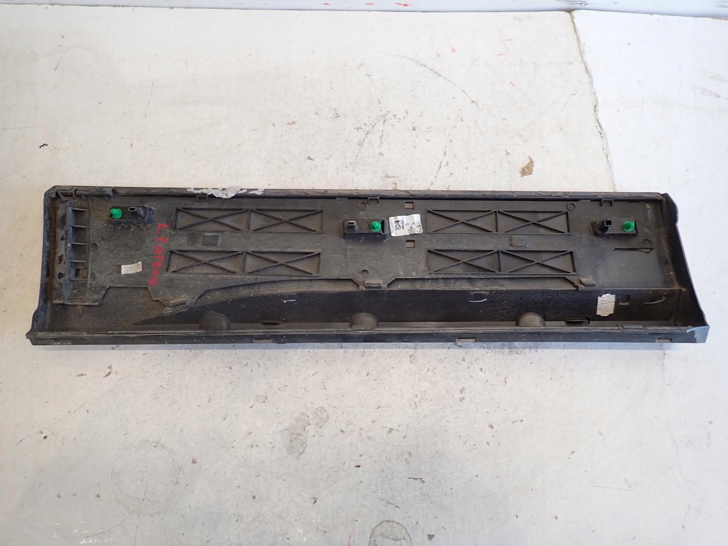 moulding door left rear part SEAT ATECA 2016- 575854949J