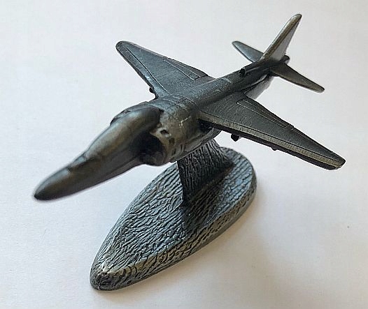 Hawker Siddeley Harrier letadlo kovový model na stativu
