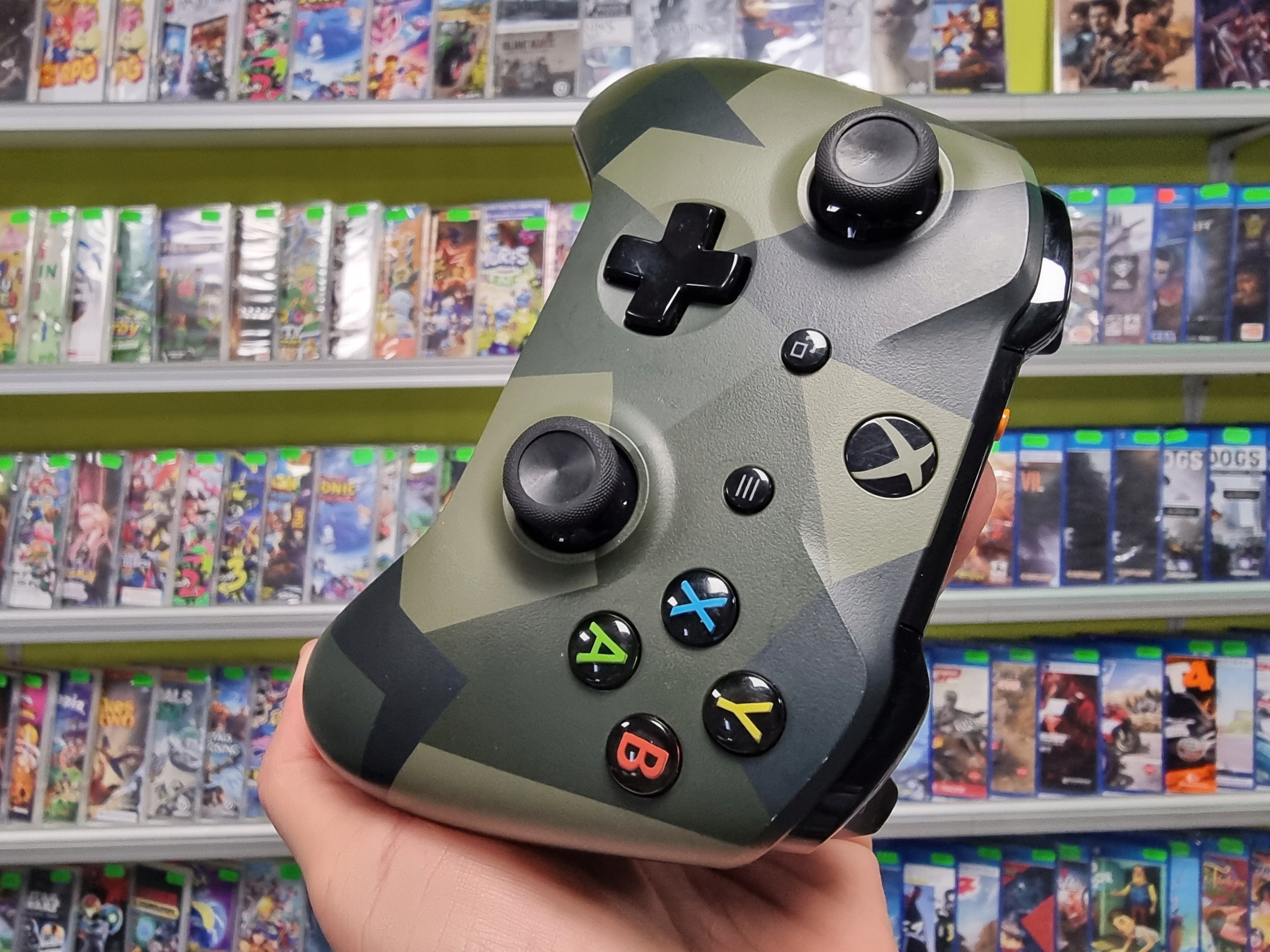 14. PAD KONTROLER XBOX ONE SERIES S X PC ARMED FORCES II MORO LIMITOWANY Marka Microsoft