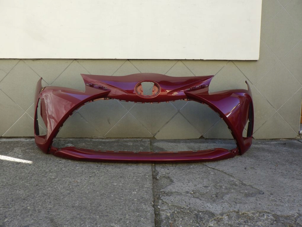 TOYOTA YARIS III 3 LIFT 17- front bumper