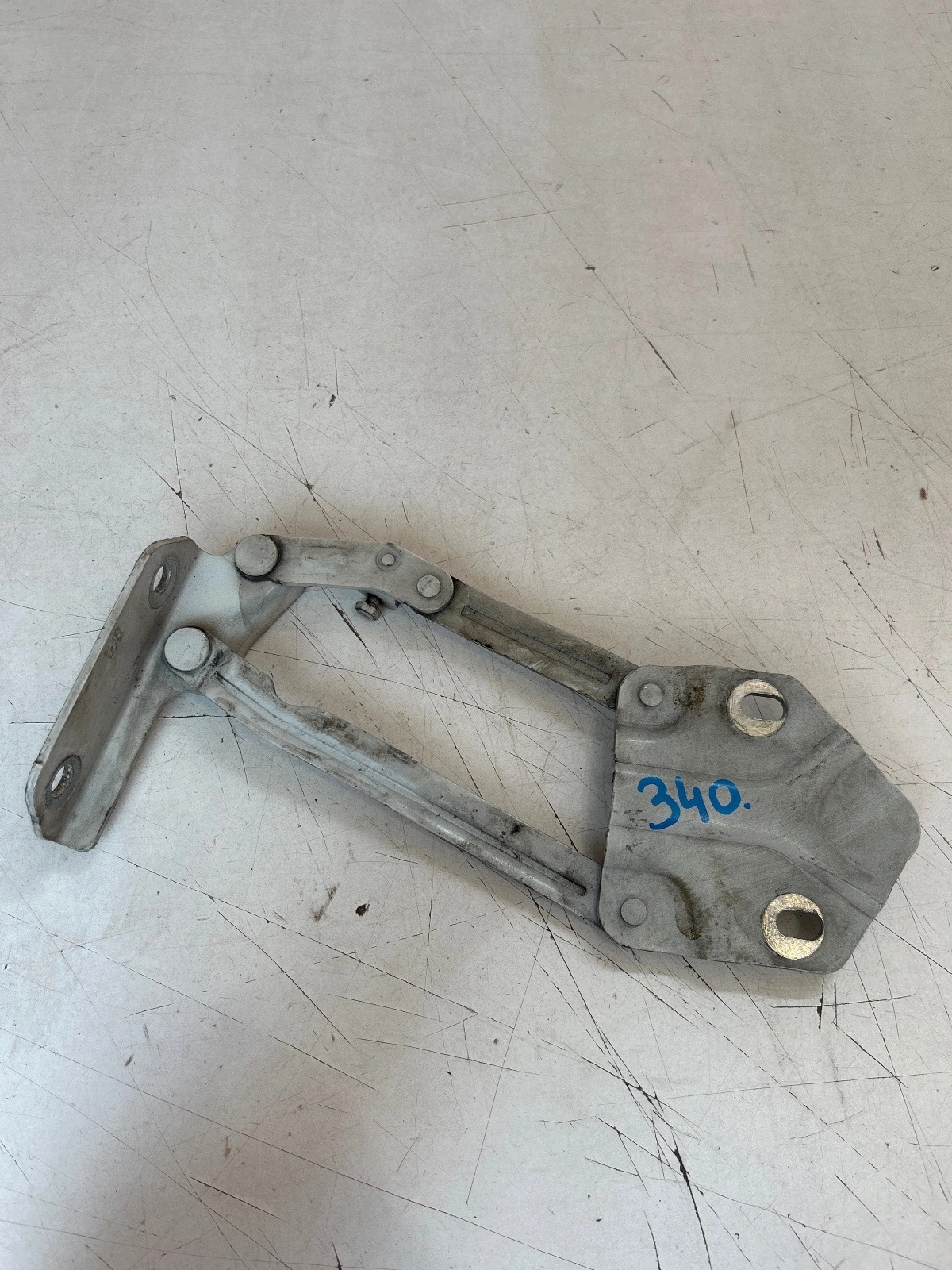 hinge bonnets front front right Volkswagen Touran and Lift