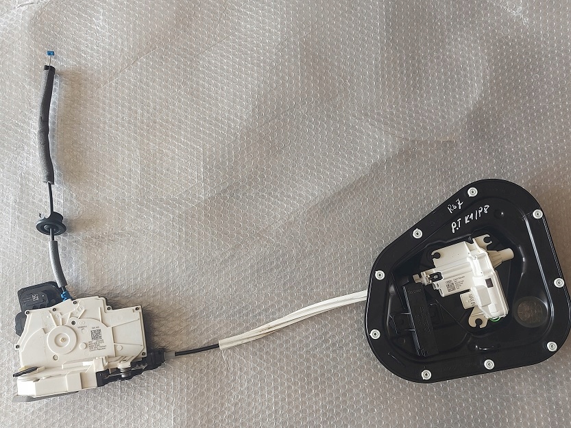 Audi RS7 замок задней правой двери 4k0839016s