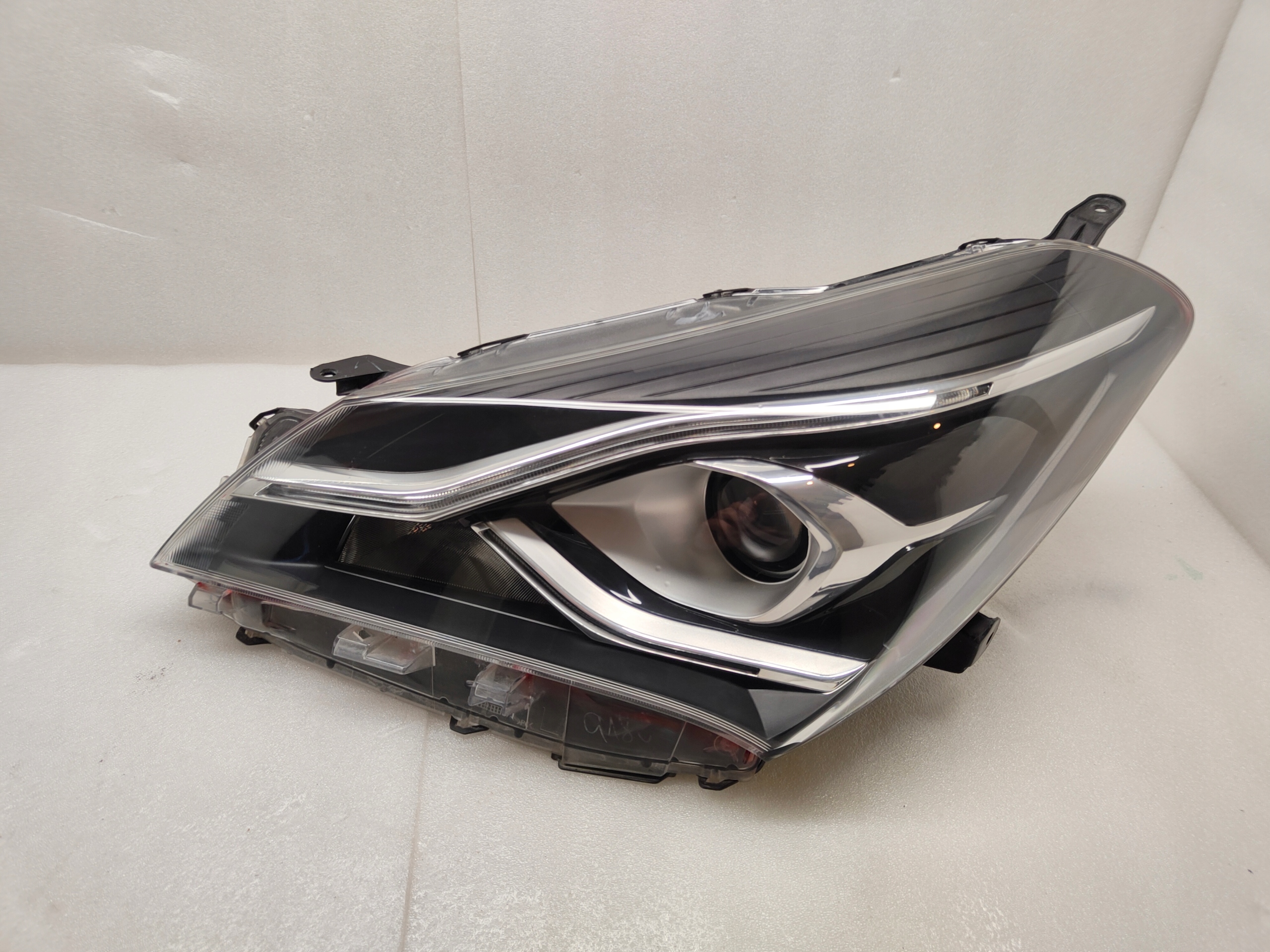 Frontscheinwerfer Toyota Yaris I P1 Facelift LED Links Scheinwerfer Headlight - Thumbnail 1