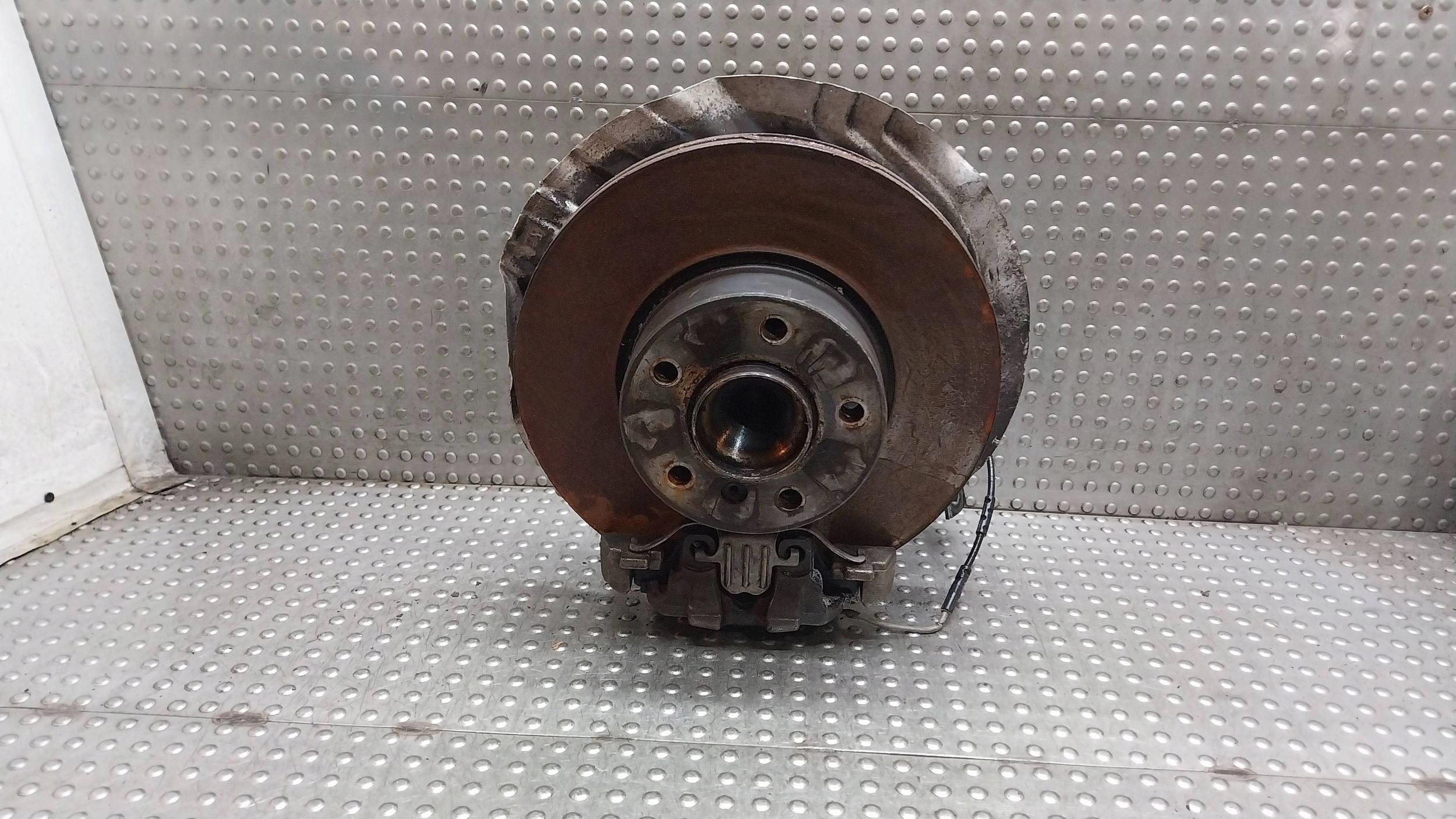 otoč čepu třmen levý předek KPL 6784865 BMW X1 E84 SDRIVE