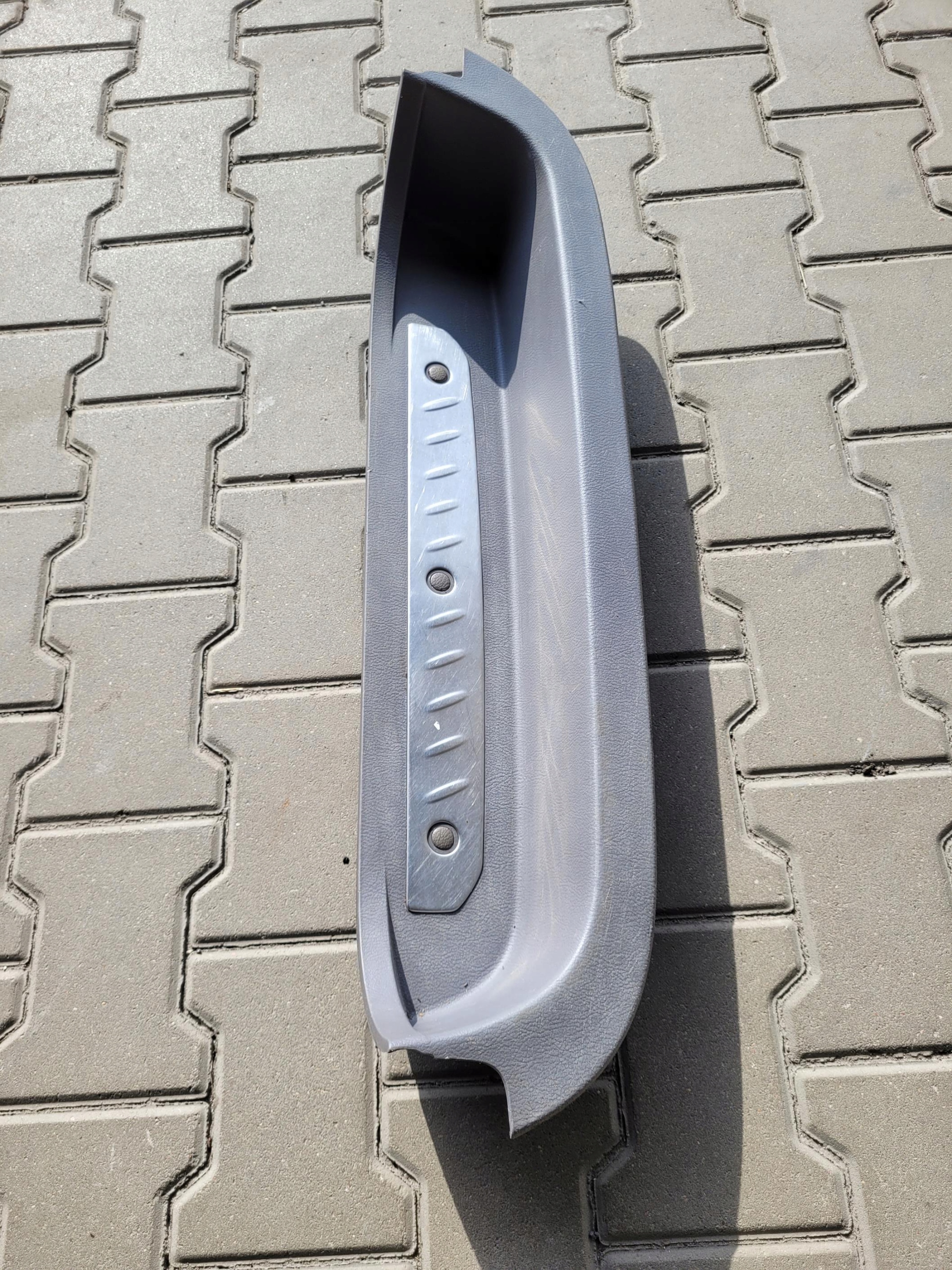moulding cap threshold right rear part 77295-21001 SSANGYONG RODIUS II
