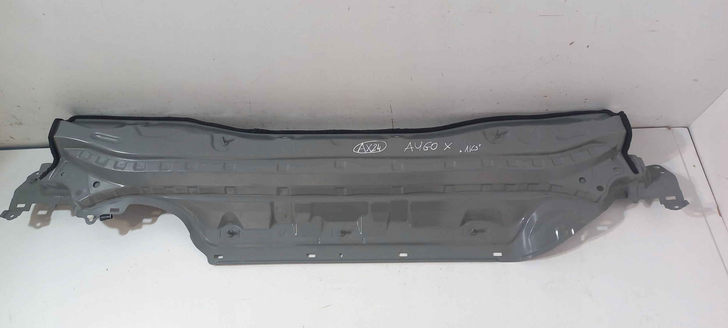 Toyota Aygo X torpedo front lower 1K3 (AX24)