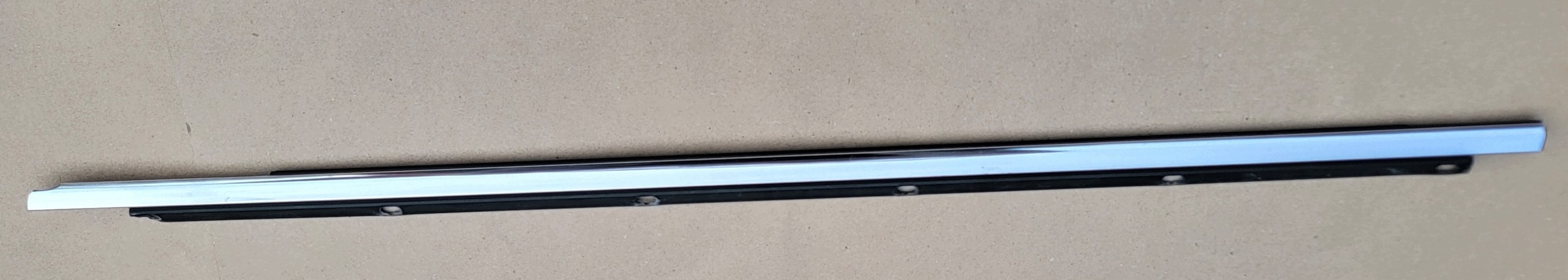 moulding dust door windows left front VW JETTA V GOLF V 1K5837475B OE