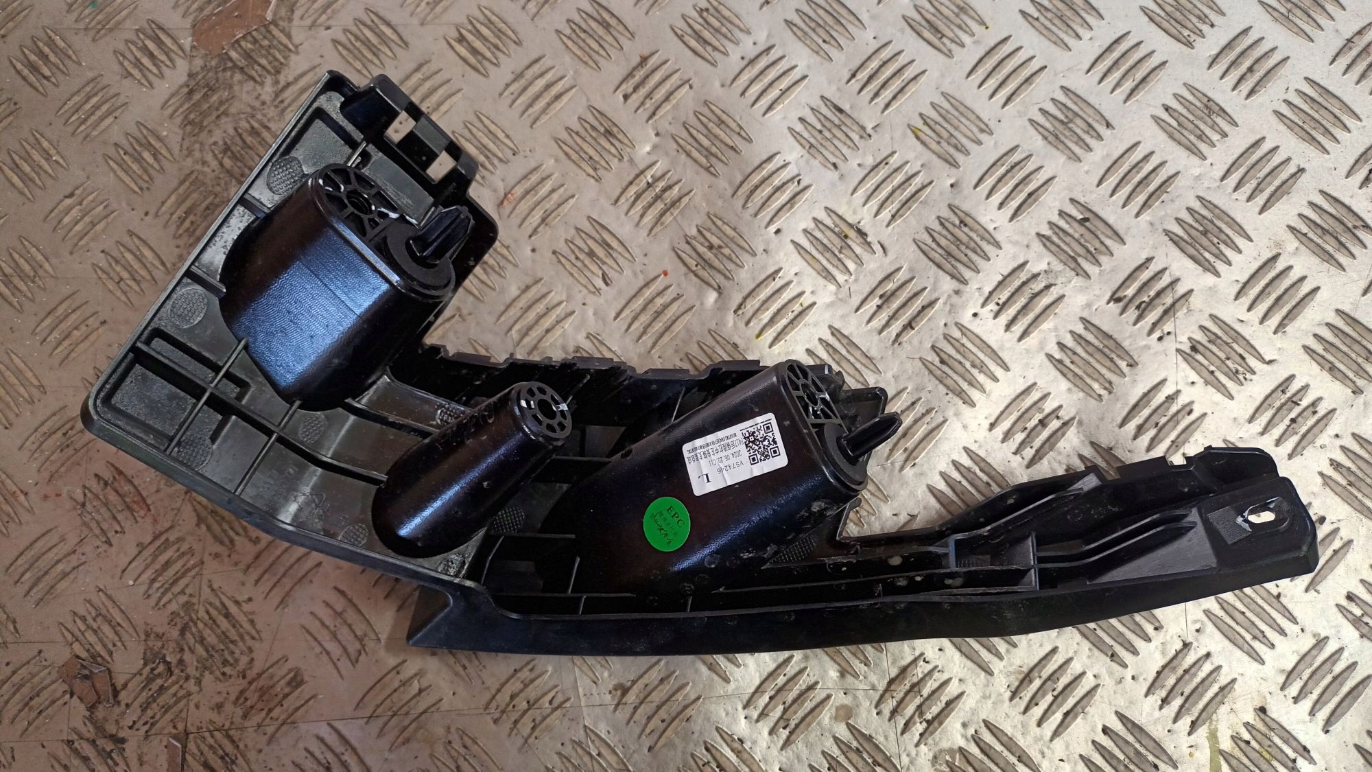 left support console of a bumper of the rear POLESTAR 4 2023->