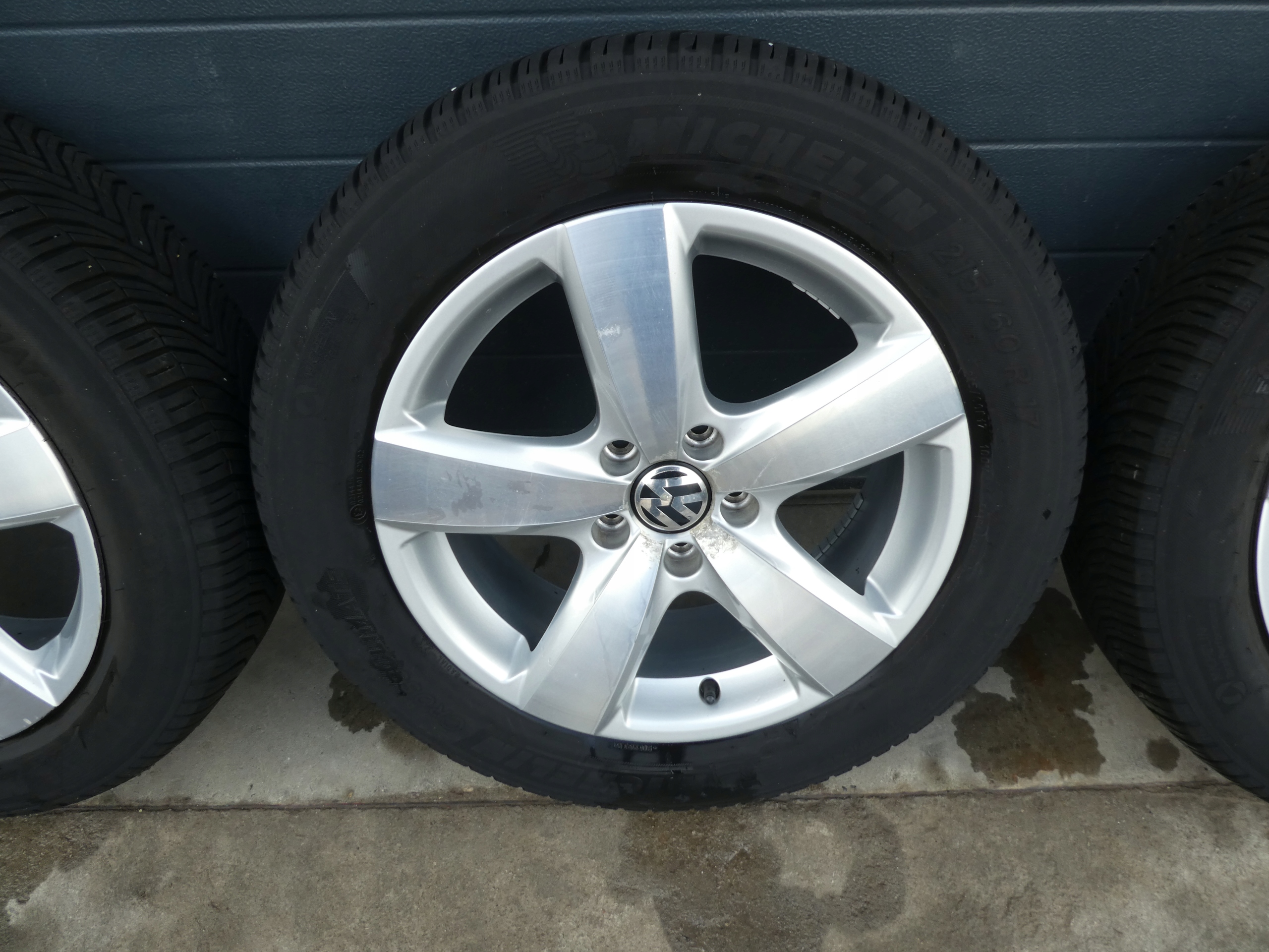 4X wheels discs tyres VW 5N0601025AG 2018R