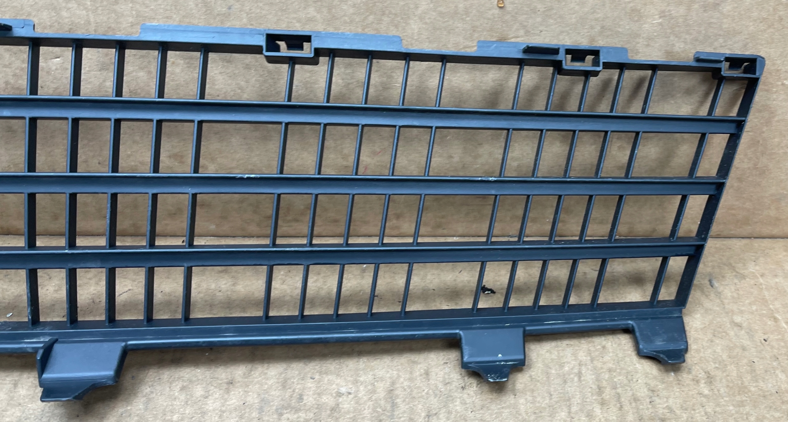 RENAULT CLIO 3 III RS grid of a bumper front central 2006236