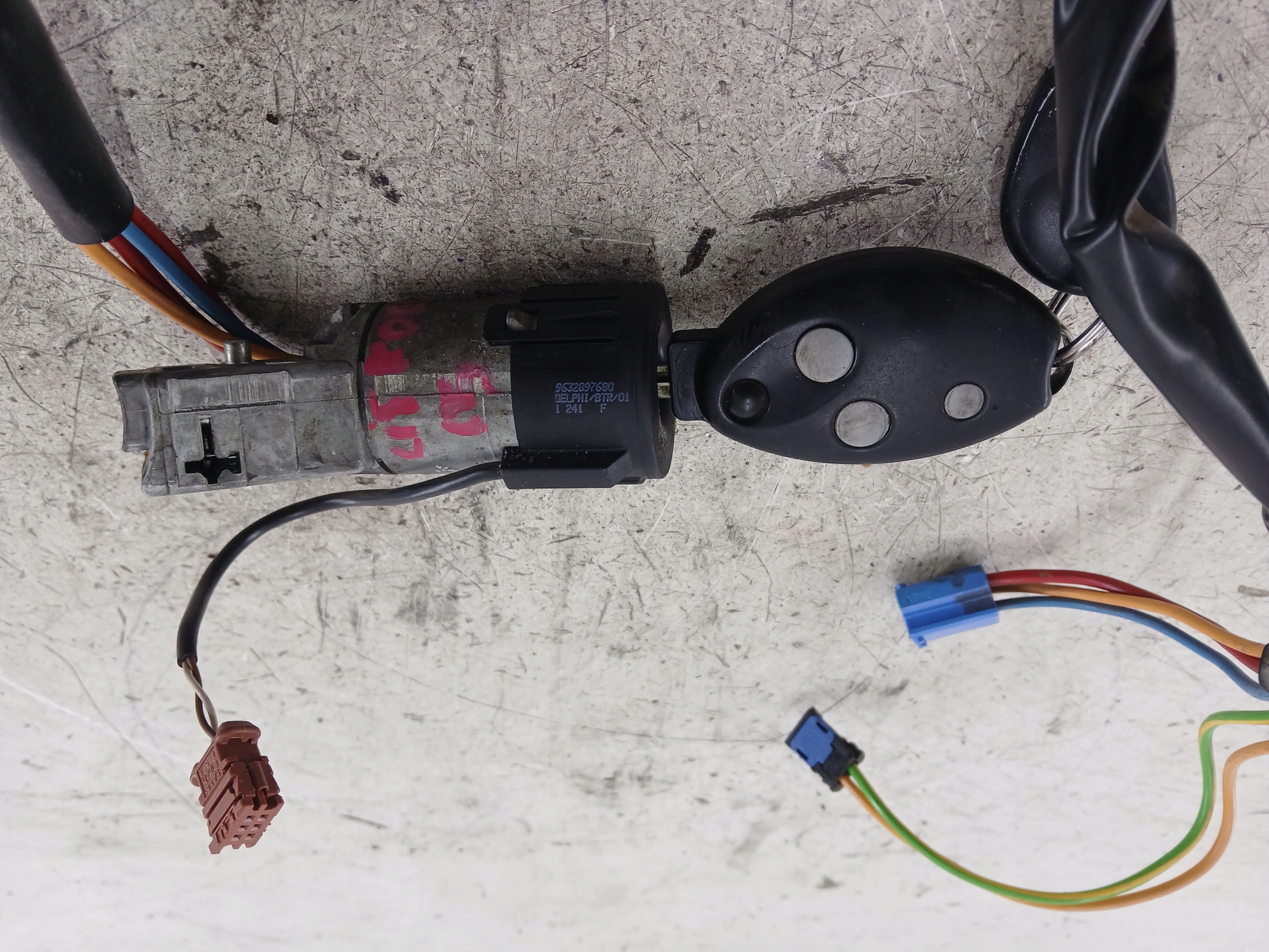 CITROEN C5 and ignition + key X2 9632897680