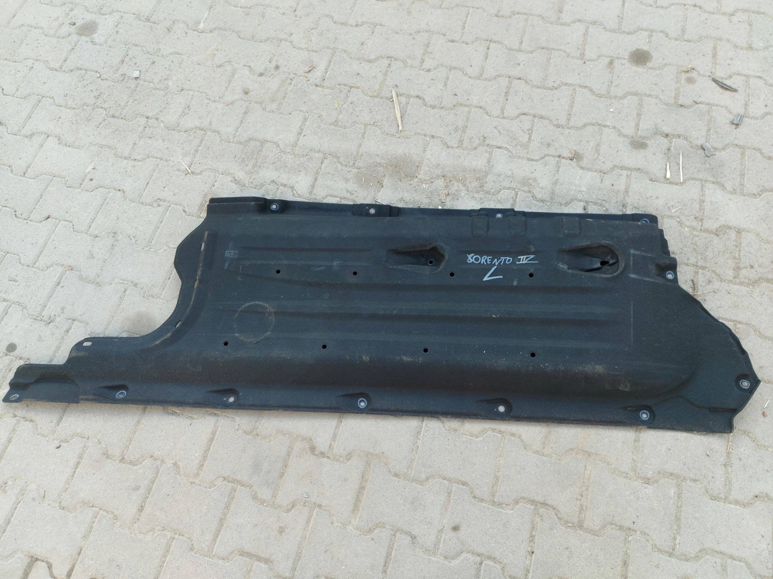 Kia Sorento IV 4 cover cover chassis left lower 84217-p2000