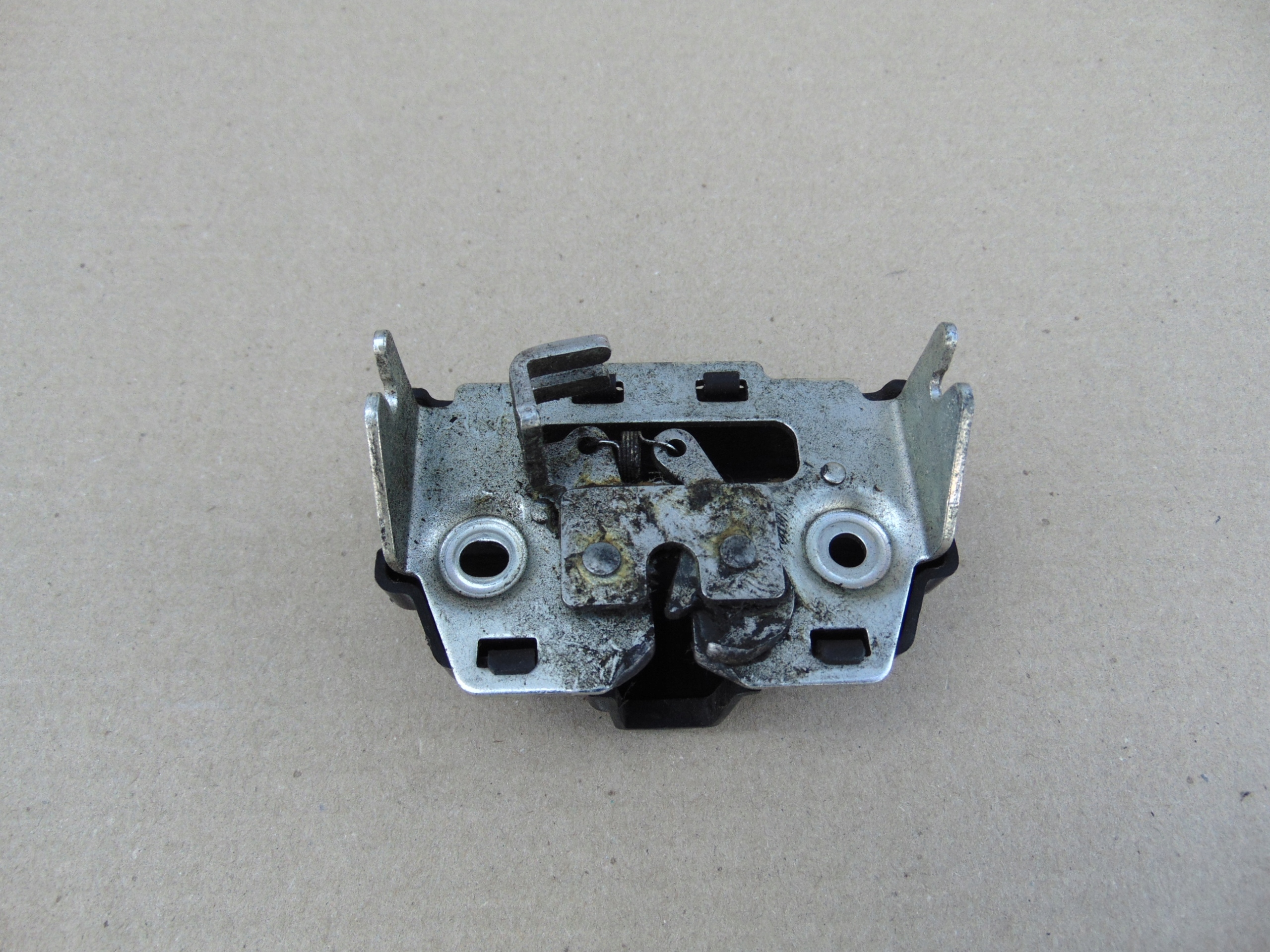 HONDA FORZA 125 18-20 ZAMEK KANAPY SIEDZENIA