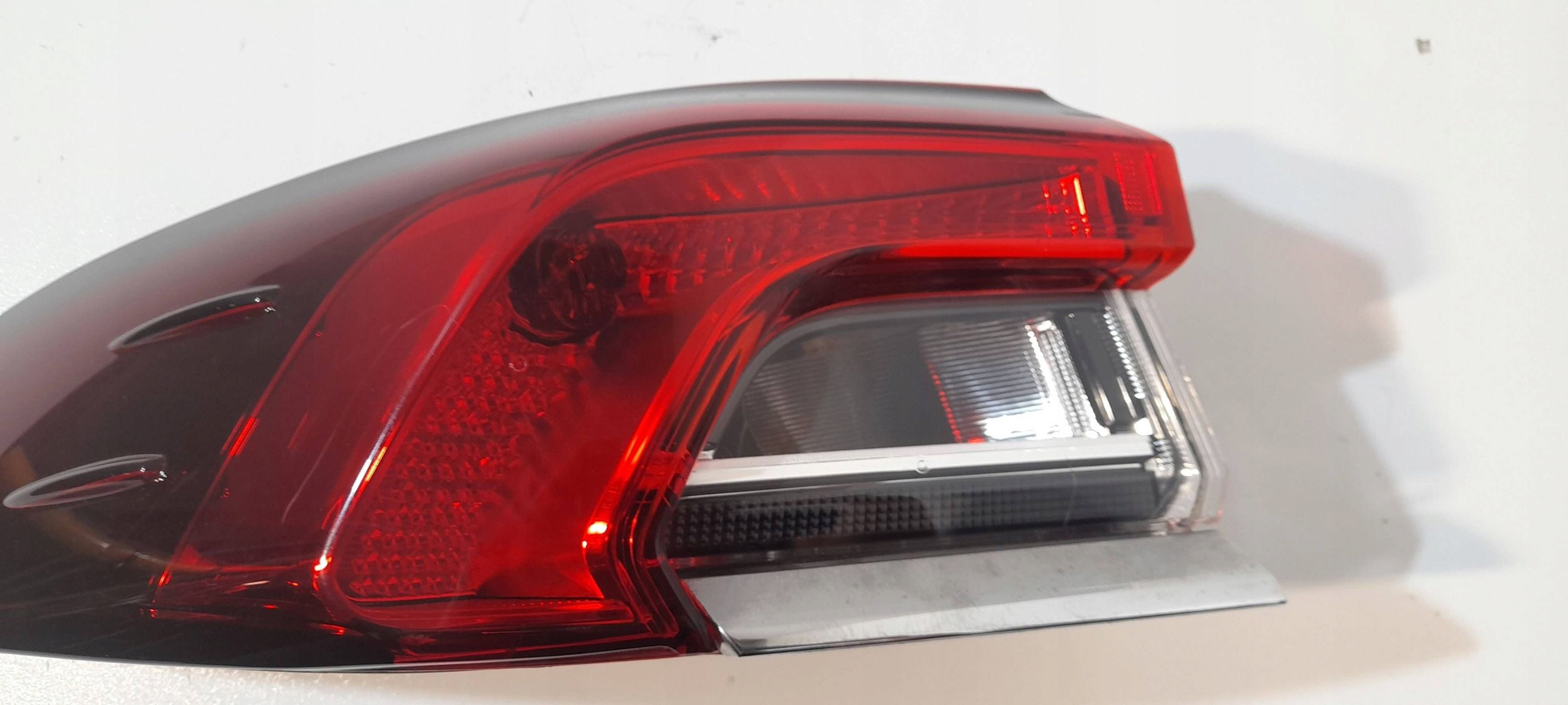 Toyota Corolla E210 E21 light rear left sedan 8156002d1100 (R365)