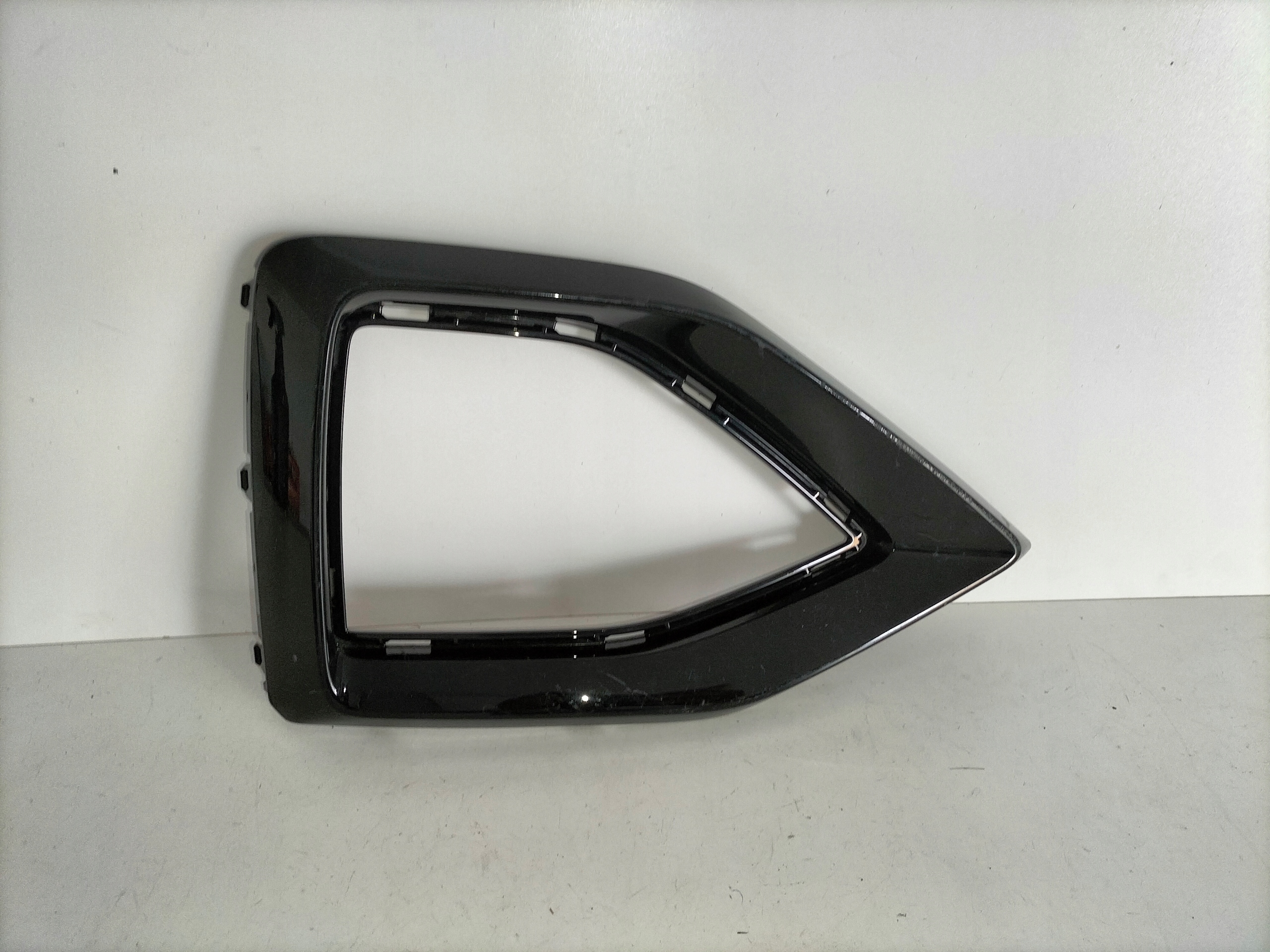grille grid of a bumper front right AUDI Q2 LIFT 21