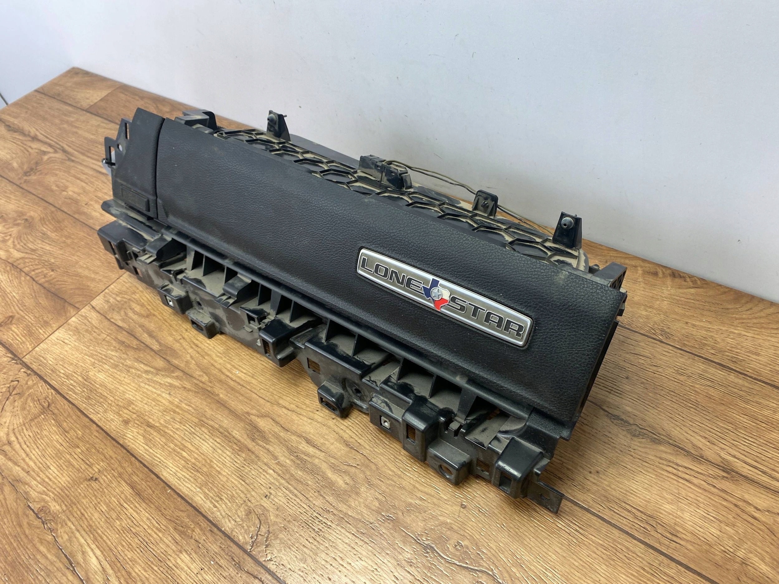 pretinac suvozača armature suvozača Dodge Ram 1500 2019+