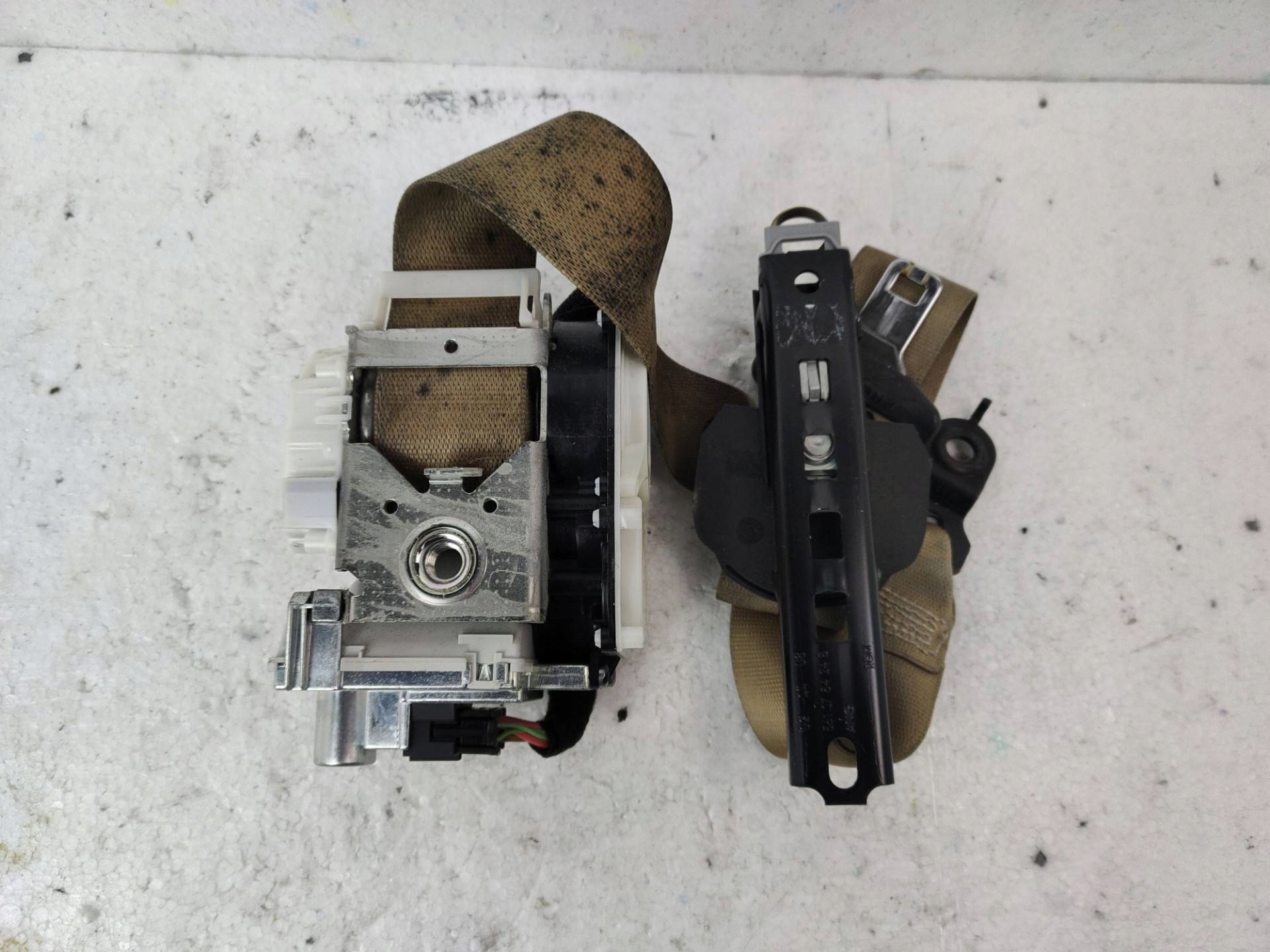 tension belt safety front left side Mercedes-Benz M W164 facelift 2010