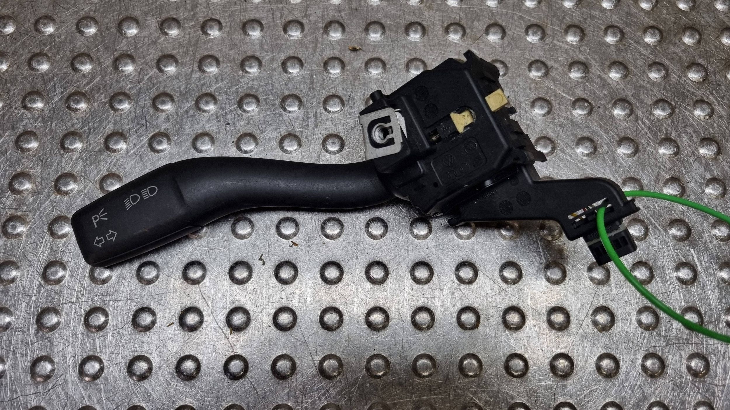 commodo bouton indicateurs de direction feux 8P0953513A AUDI A3 8P 03