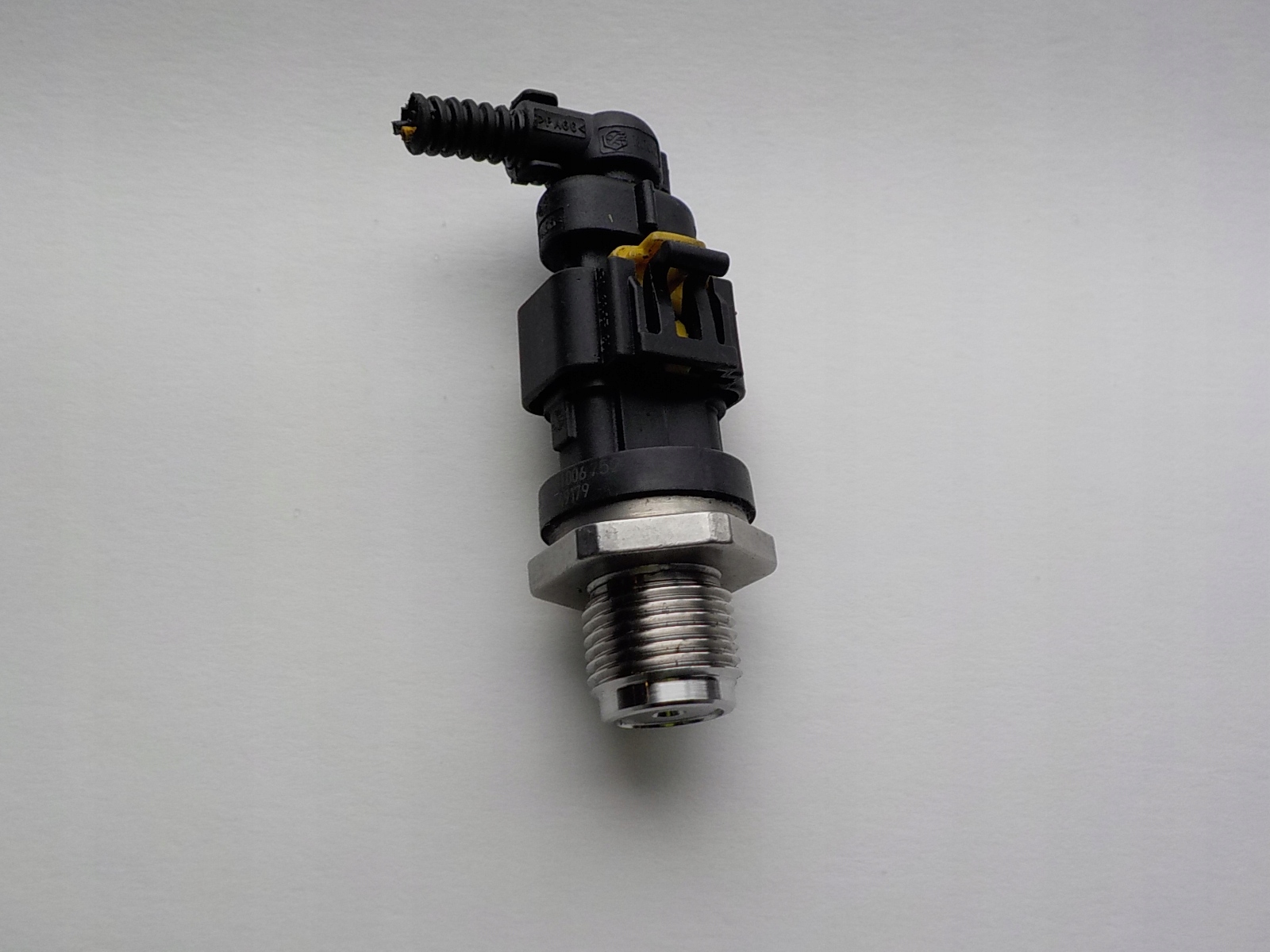 OPEL COMBO D 1.3 CDTI ORG Capteur Pression Carburant 0281006752