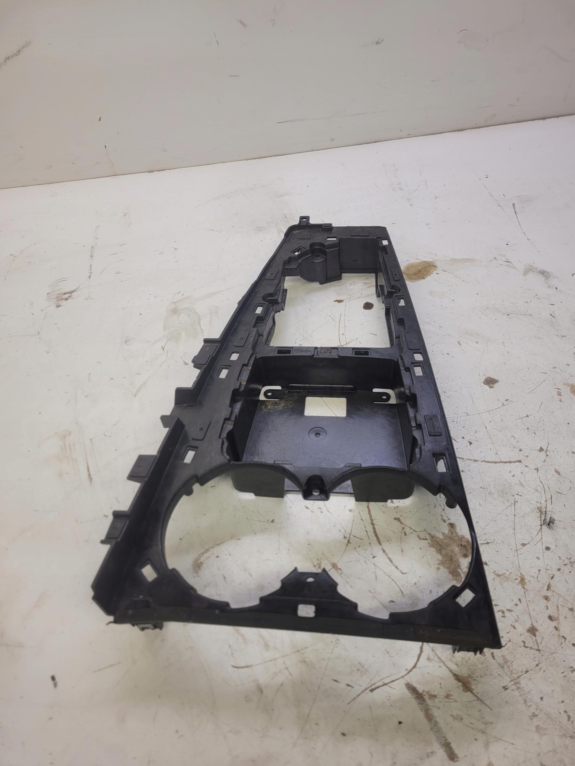 Châssis Console Moyen AUDI A4 B9 A58W 8W1864261C