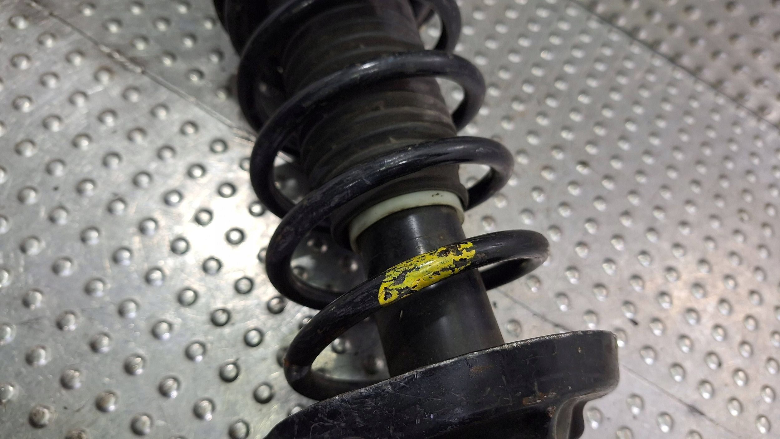 shock absorber left right front 94FB-18045-DB FORD FIESTA MK3 89-97