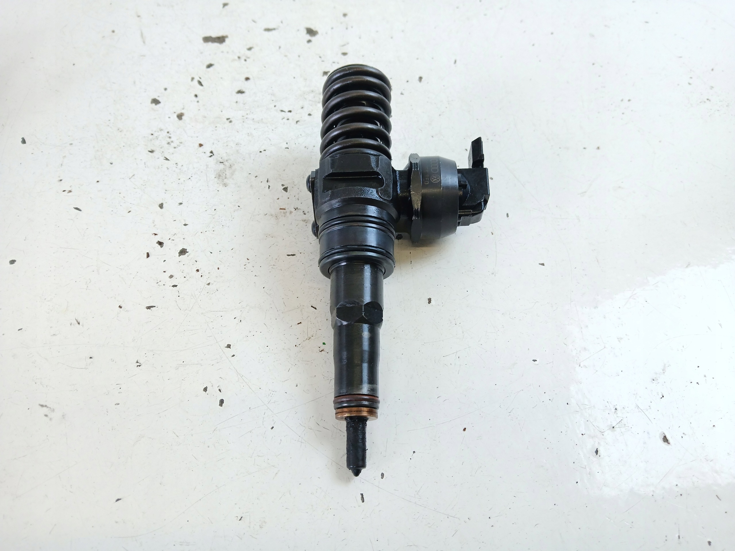 AUDI A4 B6 VW PASSAT B5 FL 1.9 TDI Pumpedüse Einspritzdüse 038130073AR
