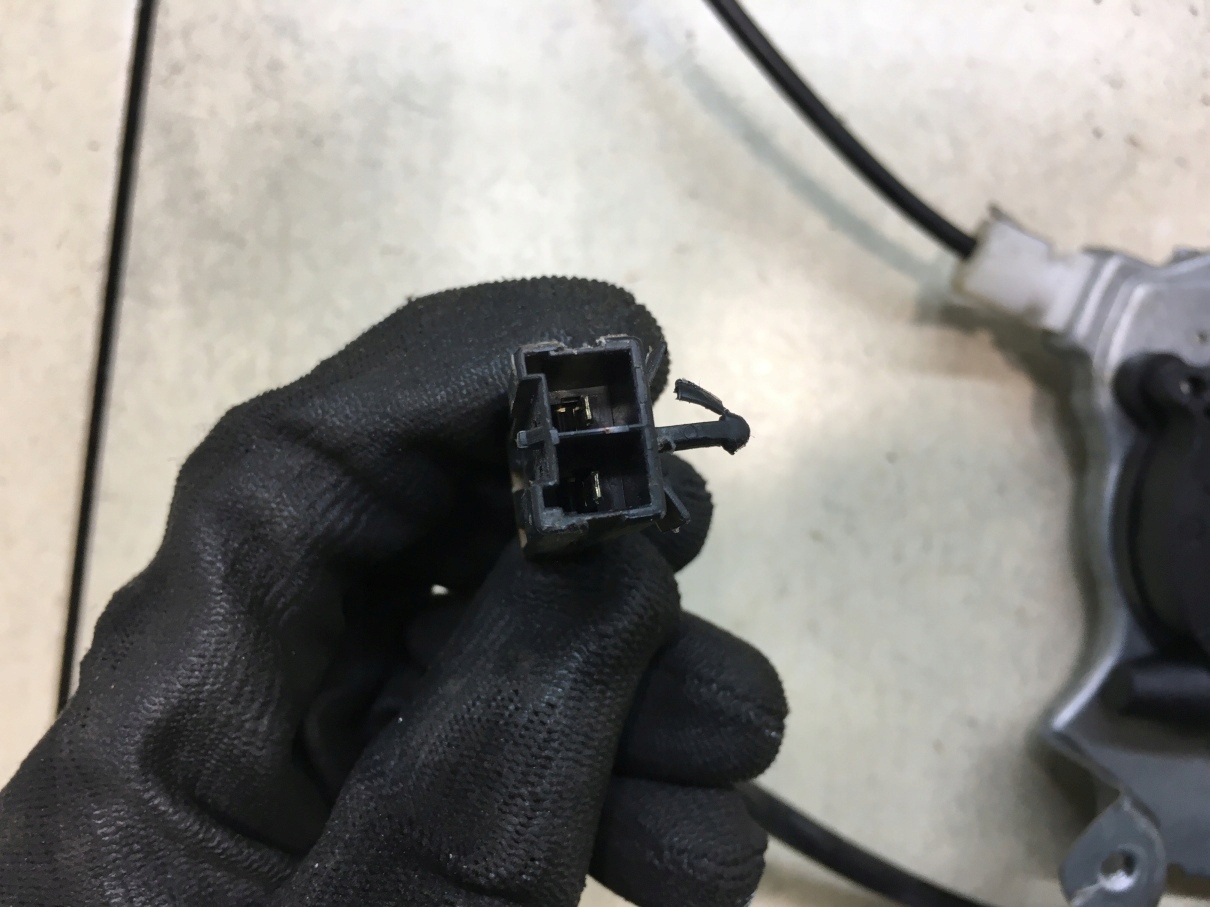 window regulator left rear part PRIMERA P11 2 PIN