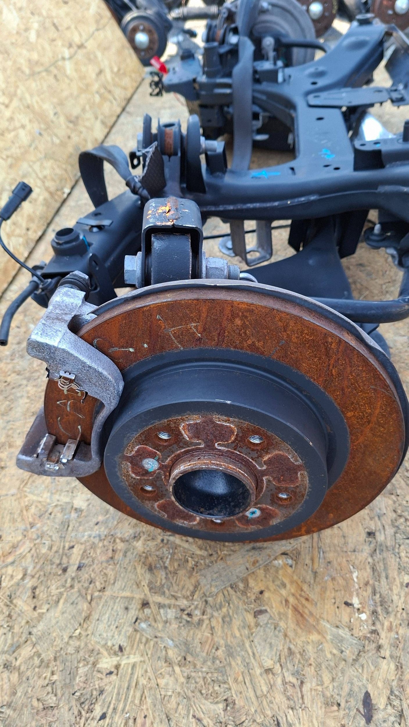 axis sususpension rear part RENAULT CAPTUR II 1.6 E-TECH 2019