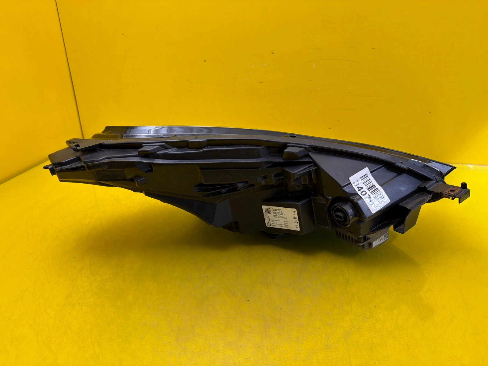 light left front Tesla Model 3 Y Lift Full Led 1514952-00-D