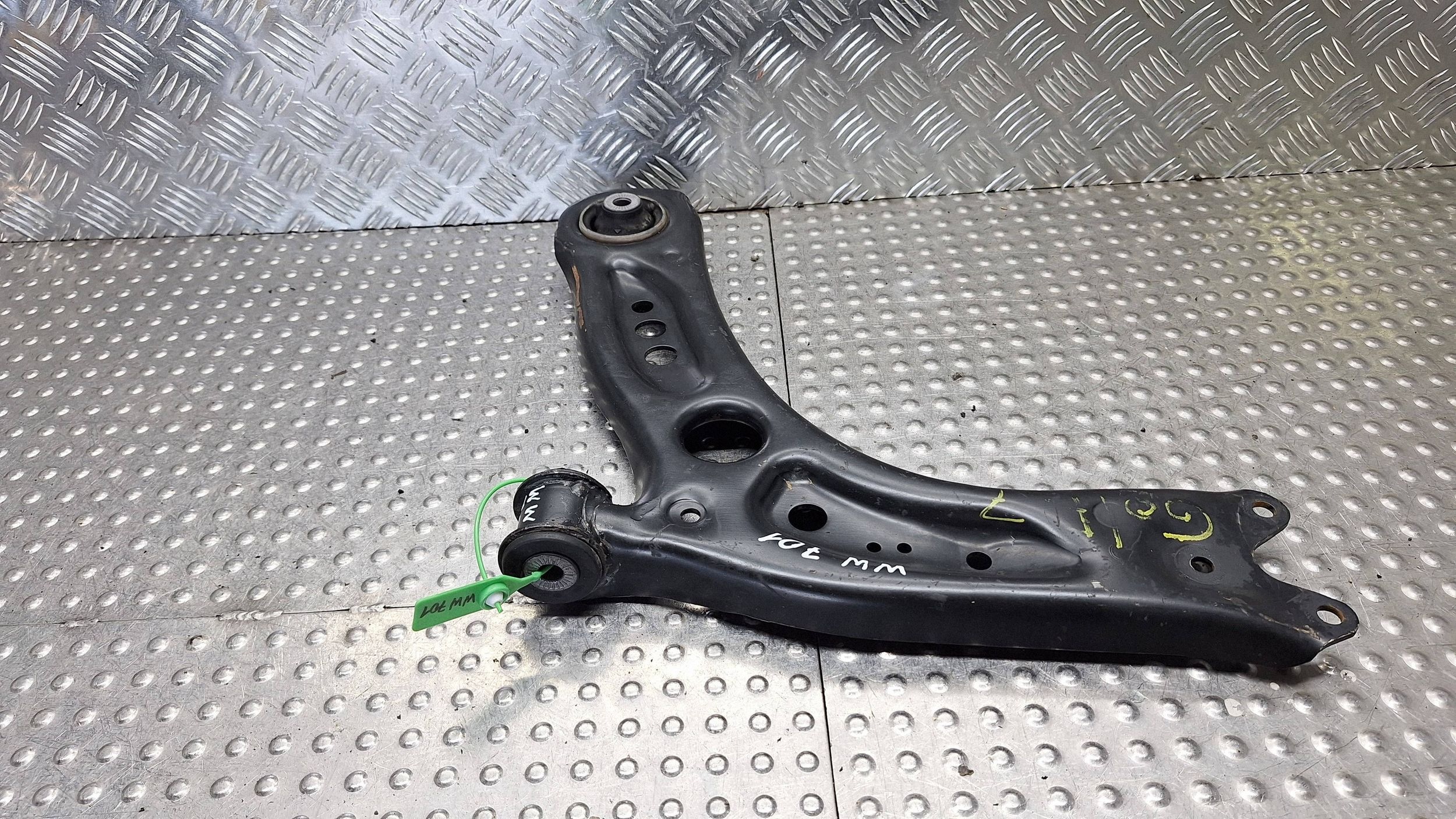 arm left front 5Q0407151J AUDI A3 8V OCTAVIA III LEON III 5F GOLF VII