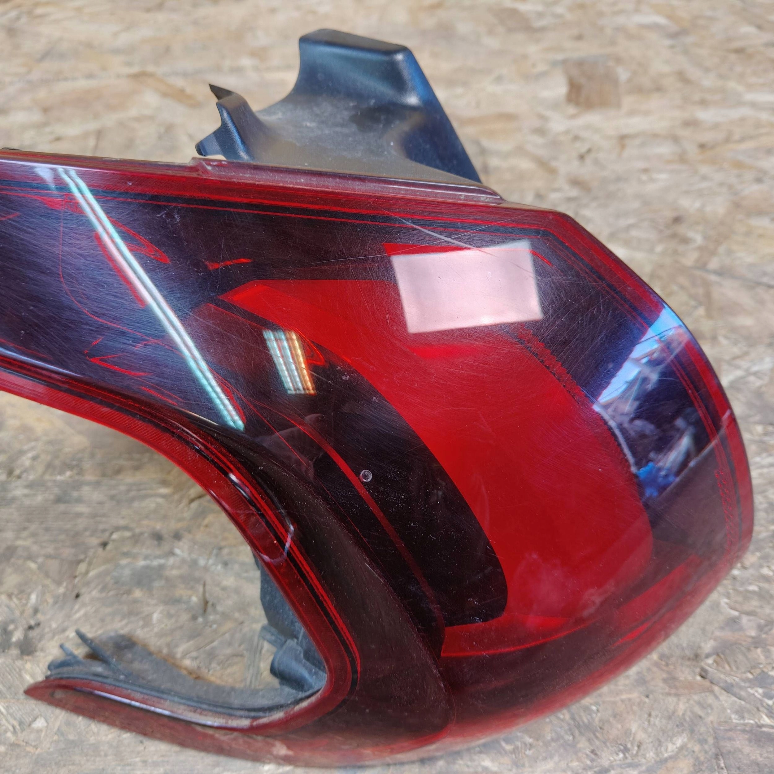 light rear rear part side left Peugeot 2008 and