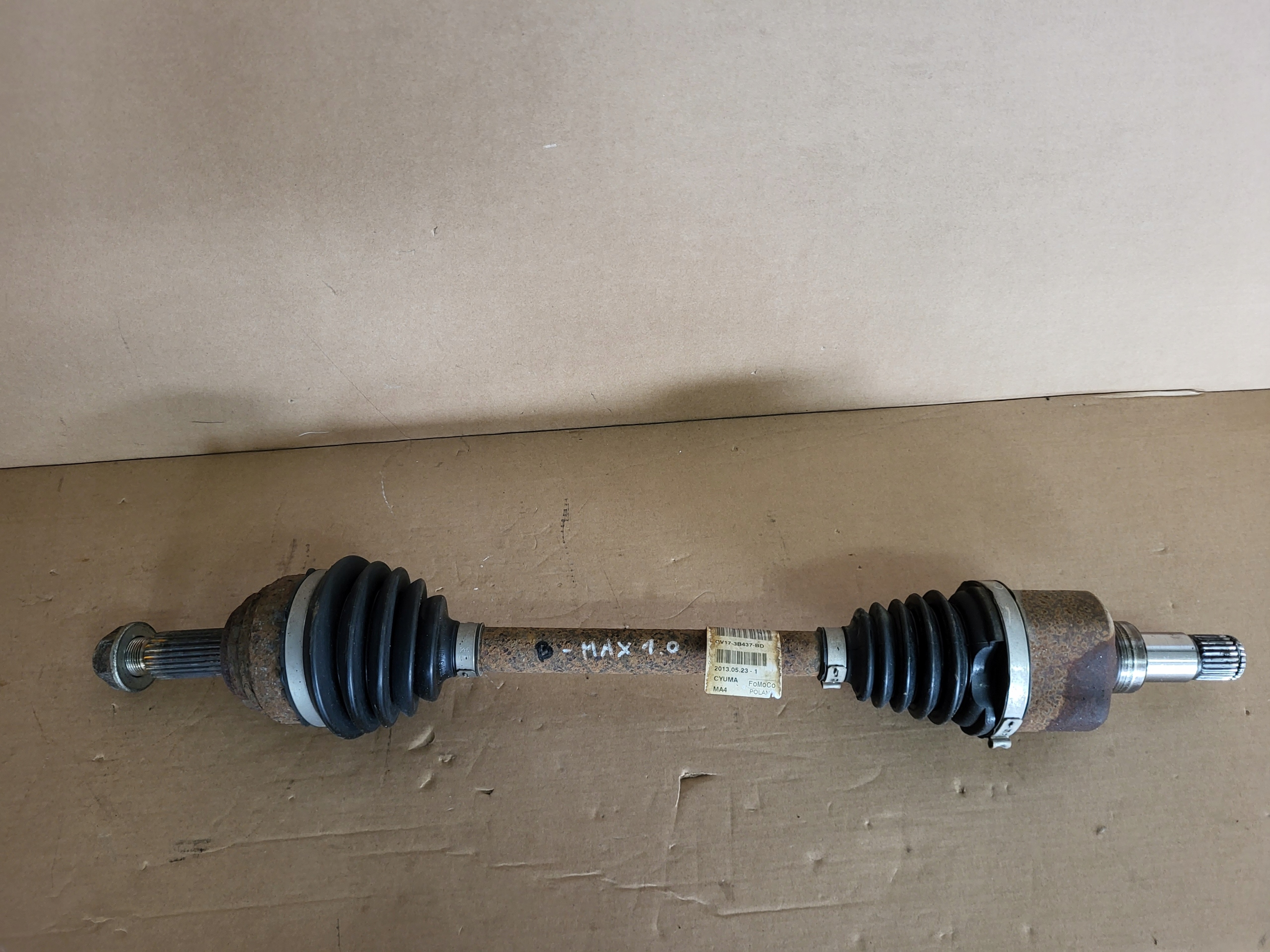 ПОЛУОСЬ лева Ford B-Max / Fiesta Cv17-3b437-BD