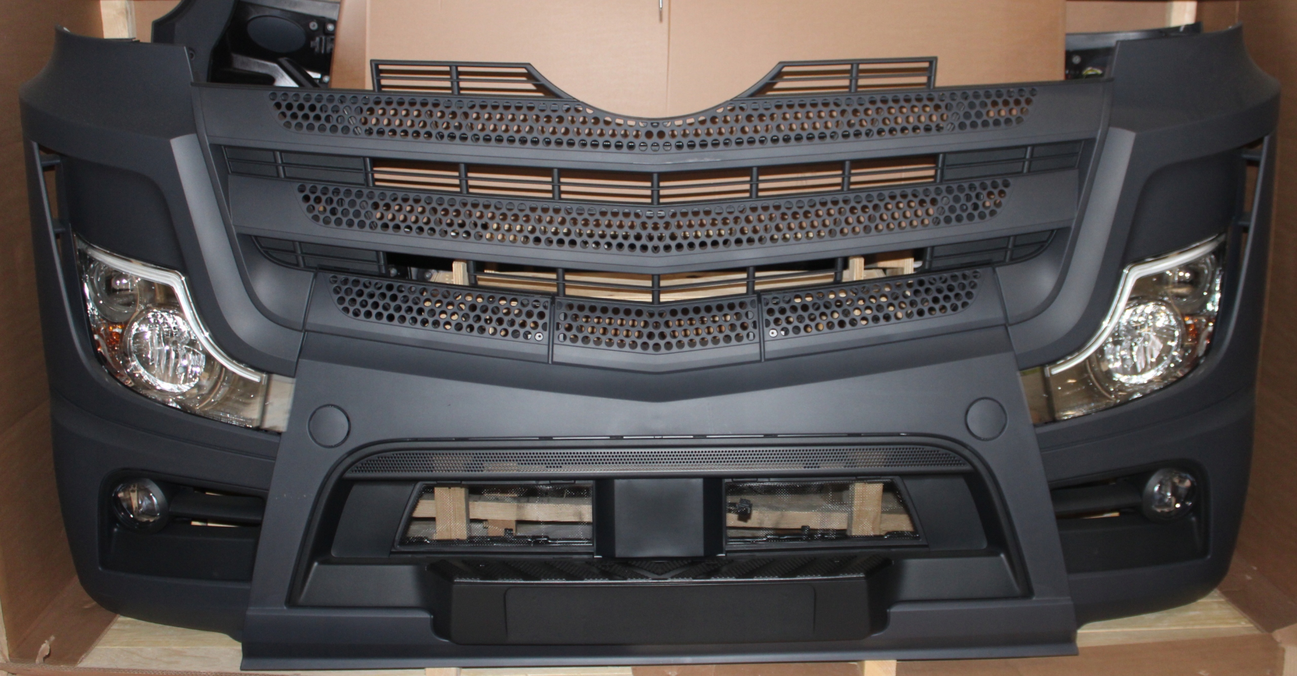 MERCEDES ACTROS MP5 MP4 PRZÓD ZDERZAK LAMPY MASKA GRILL NAROŻNIKI STRUKTURA Jakość części (zgodnie z GVO) O - oryginał z logo producenta pojazdu (OE)