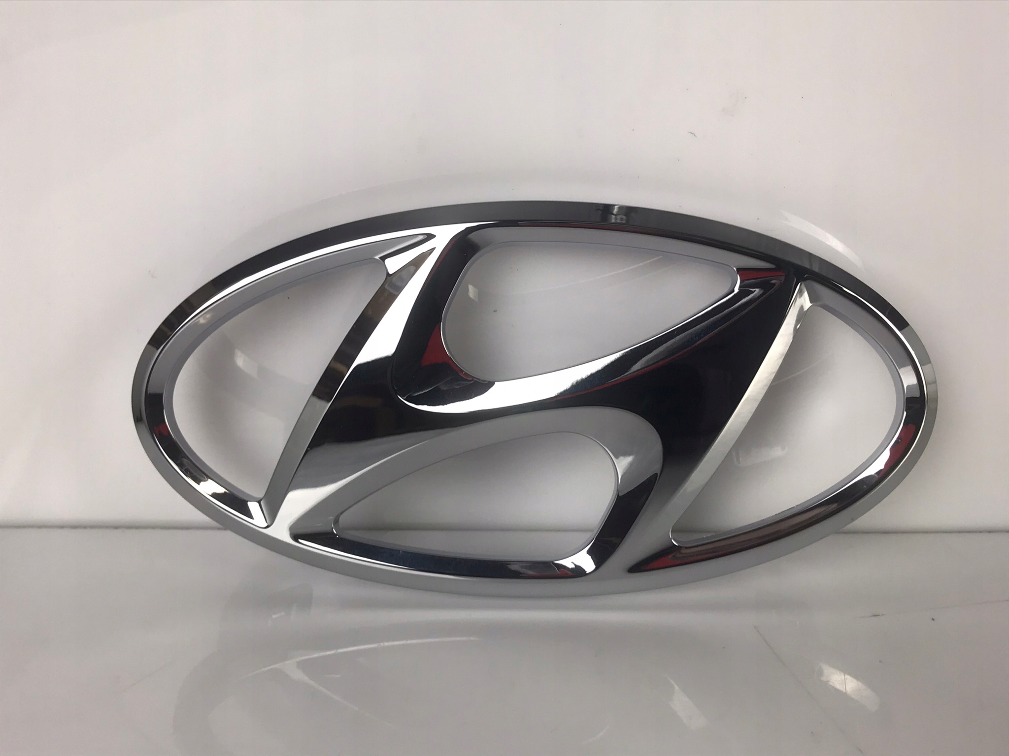 HYUNDAI BAYON ZNACZEK LOGO EMBLEMAT PRZÓD 2021-