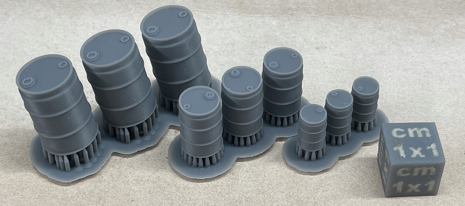 

Beczki 60l metalowe 3 sztuki 1:72