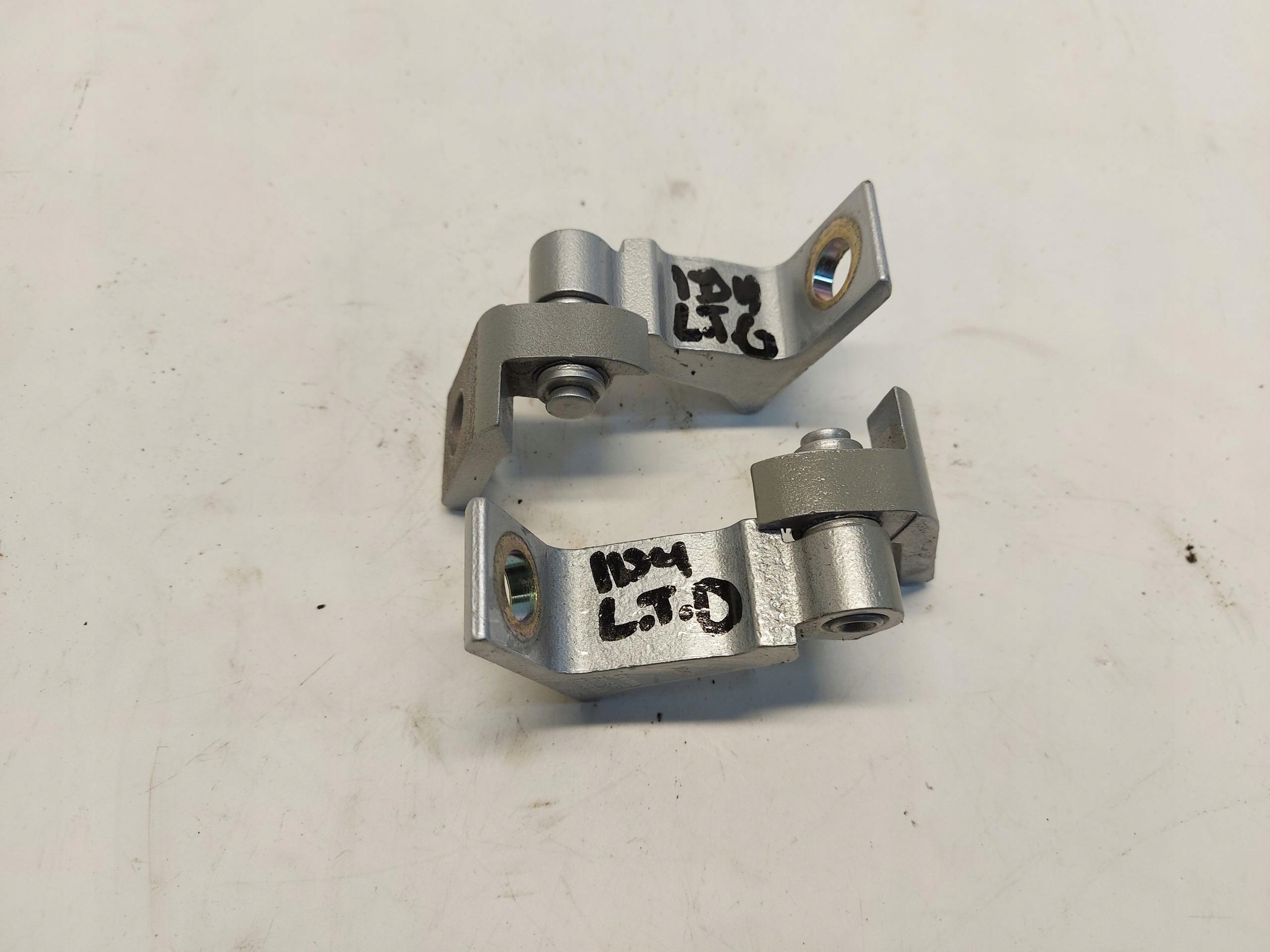 VW ID4 11A , 2024r SUV 5D hinge door left rear part GORA DOL