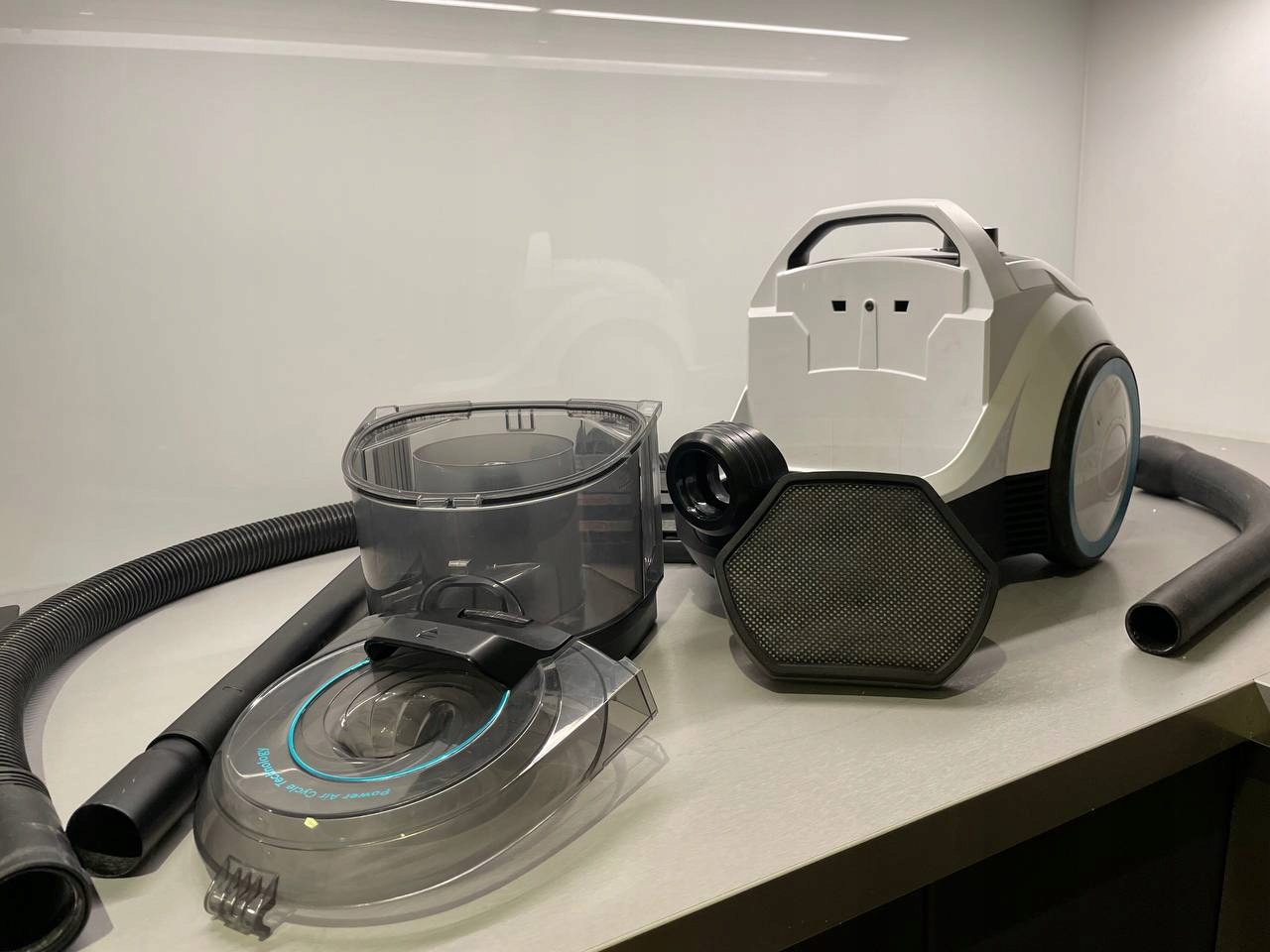 Odkurzacz bezworkowy Bosch BGC21HYG1 Marka Bosch