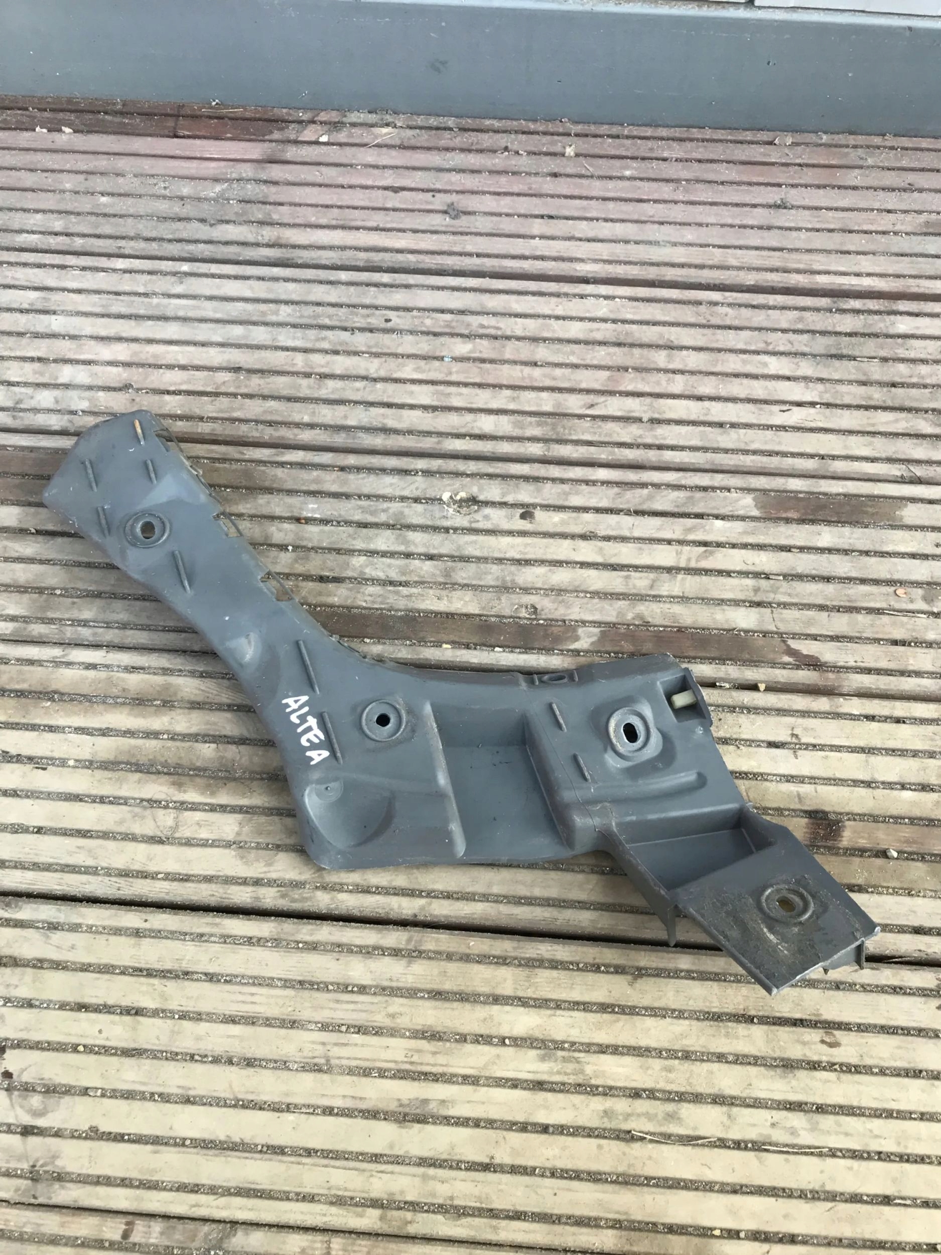 bumper bracket right rear part SEAT ALTEA 5P0807376B