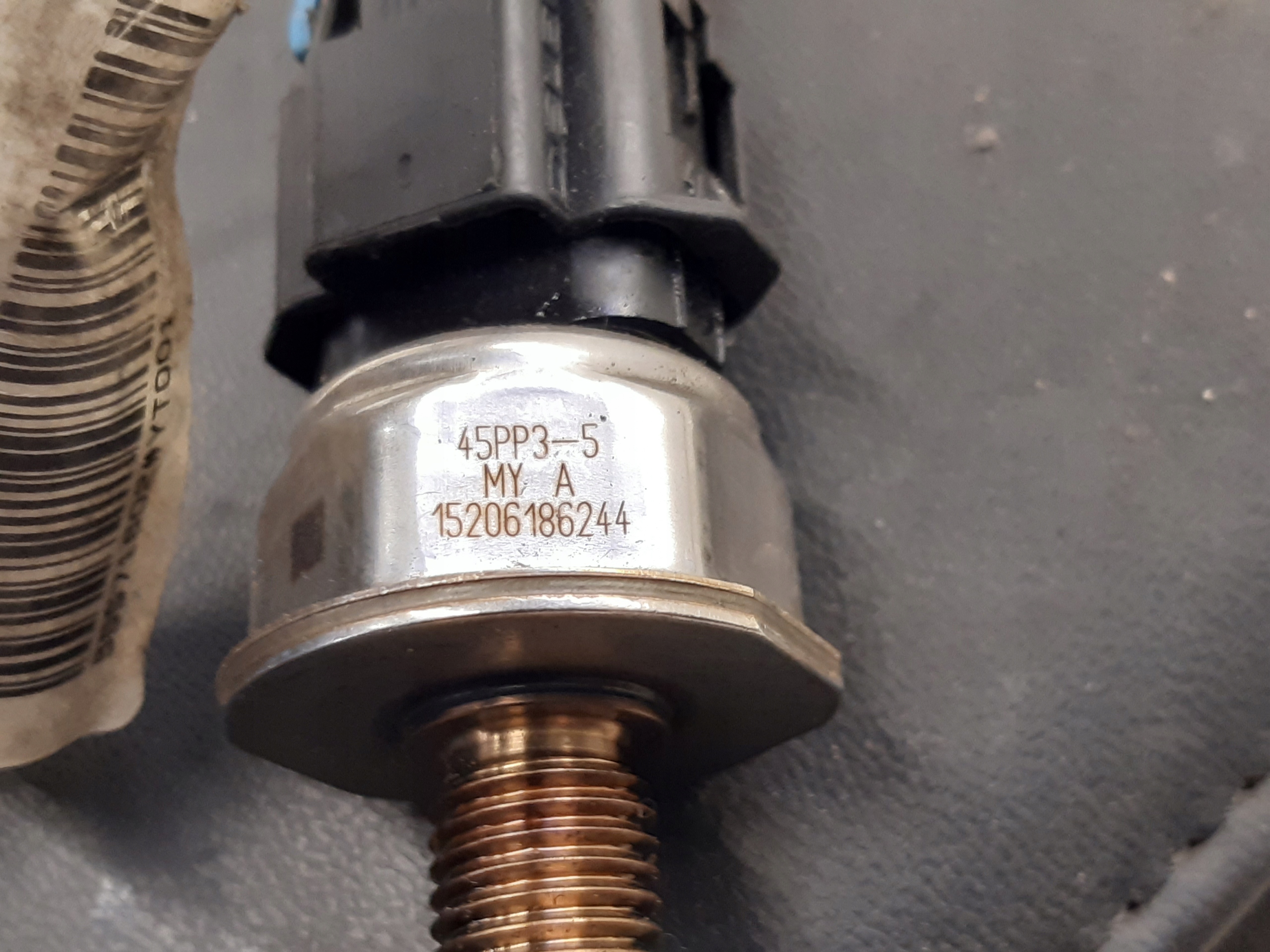 Capteur Pression Carburant 15206186244 Opel Astra J